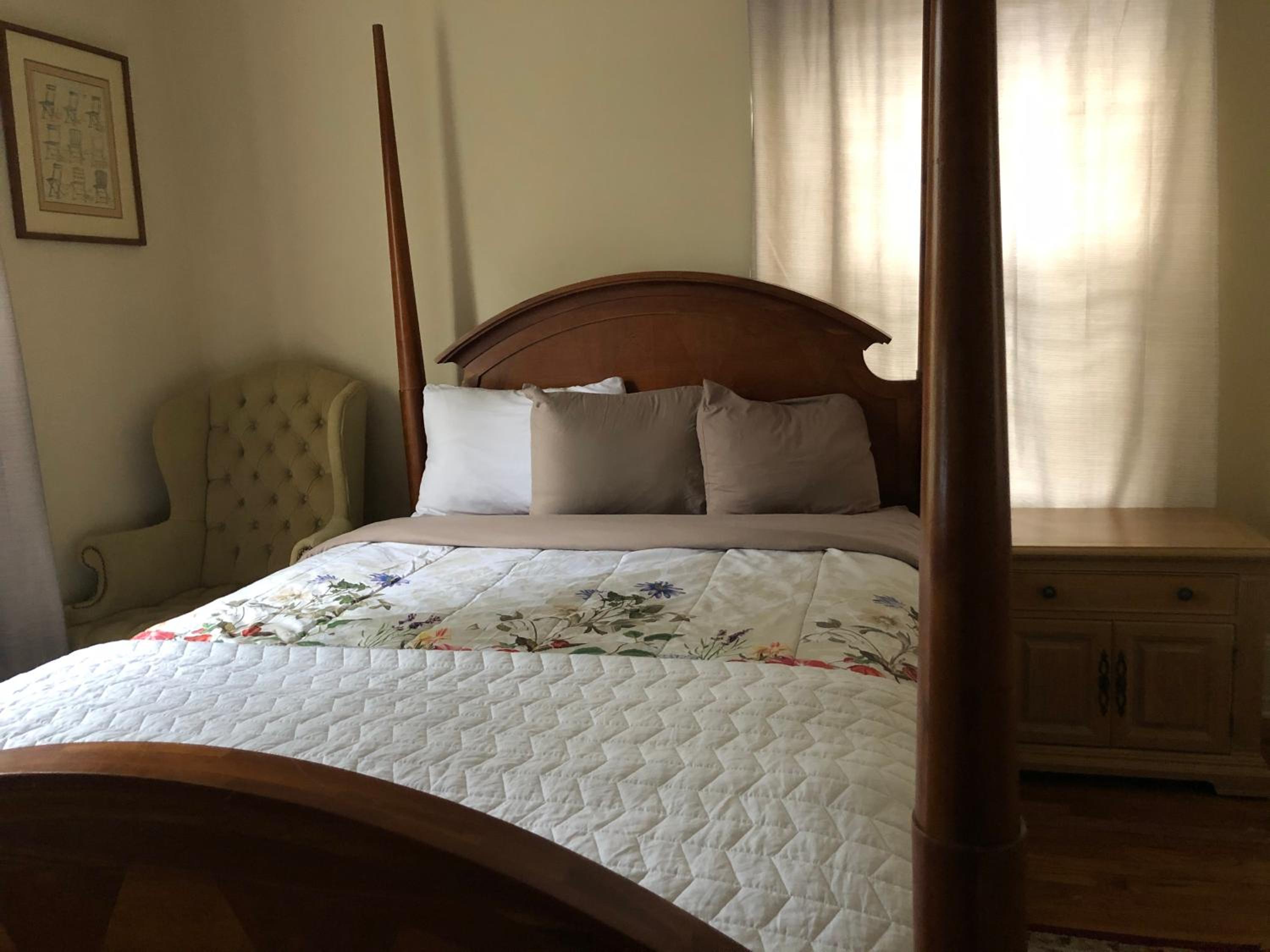 Queen Room