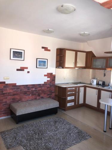 One-Bedroom Apartment - Photo 5