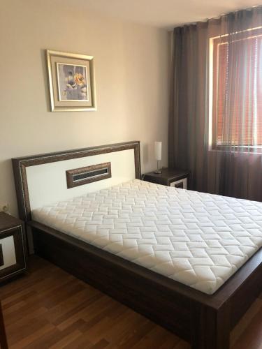 One-Bedroom Apartment - Photo 6
