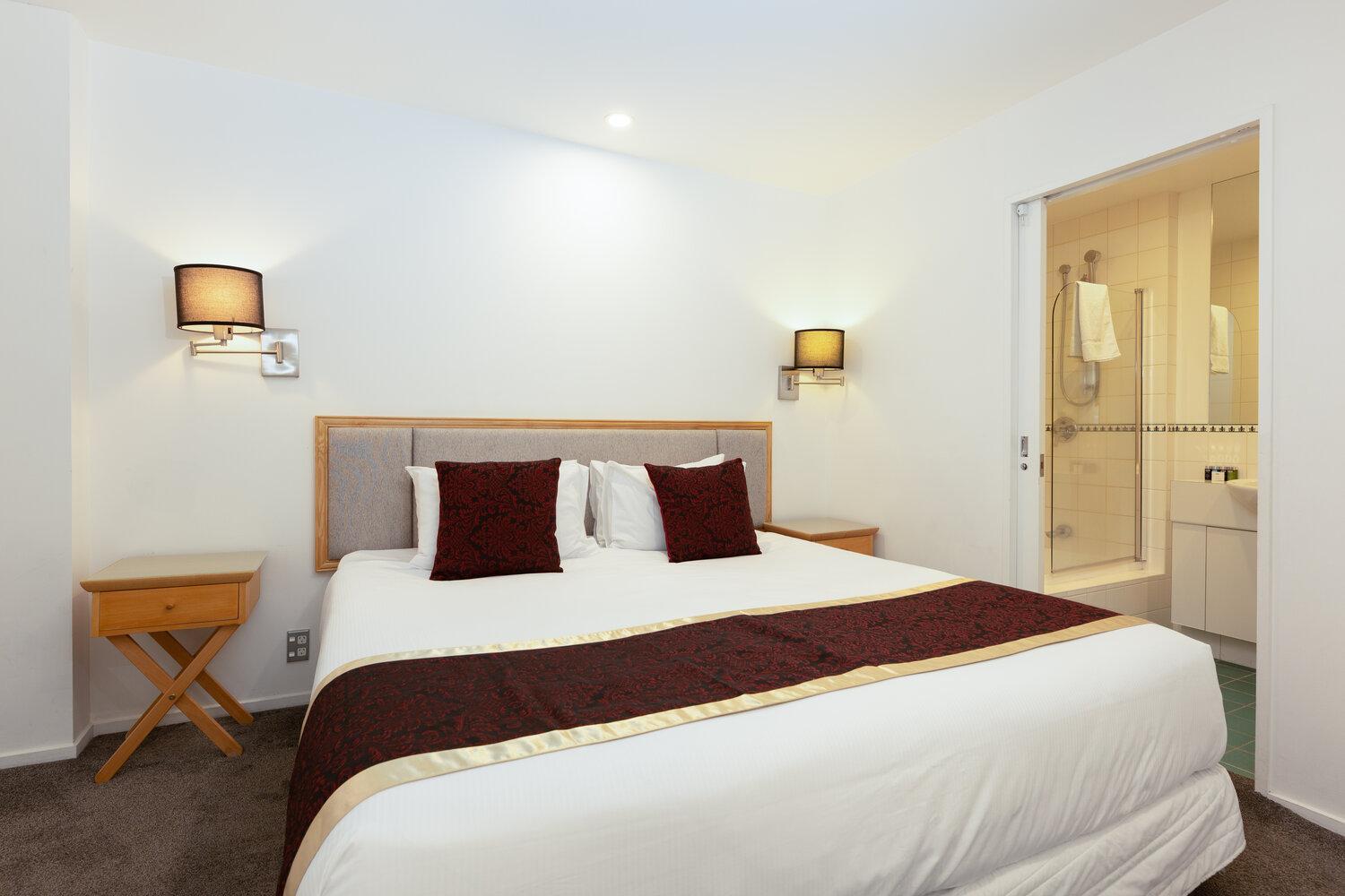 Superior One-Bedroom Apartment thumbnail 6