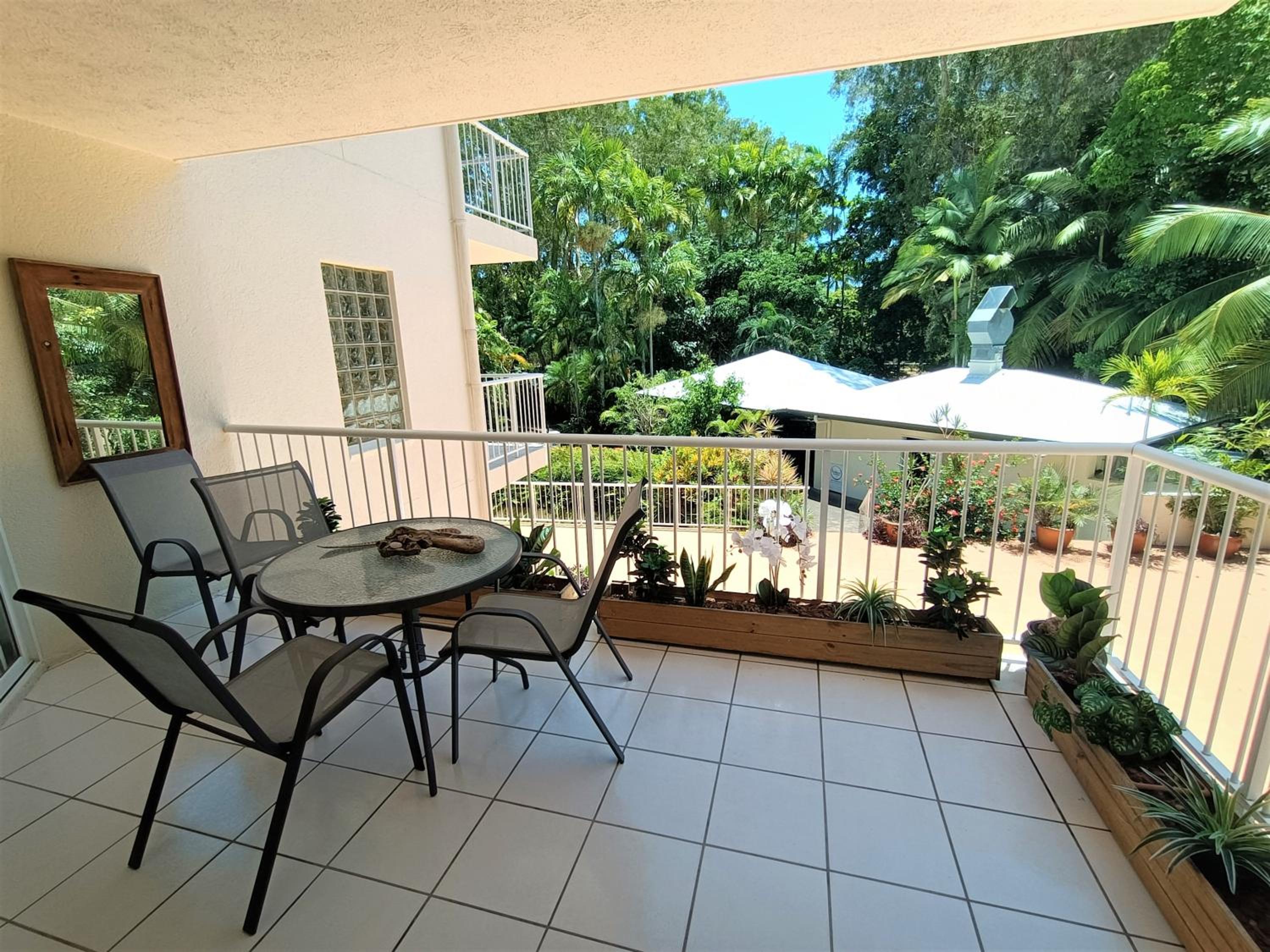 Apartment with Garden View photo 3