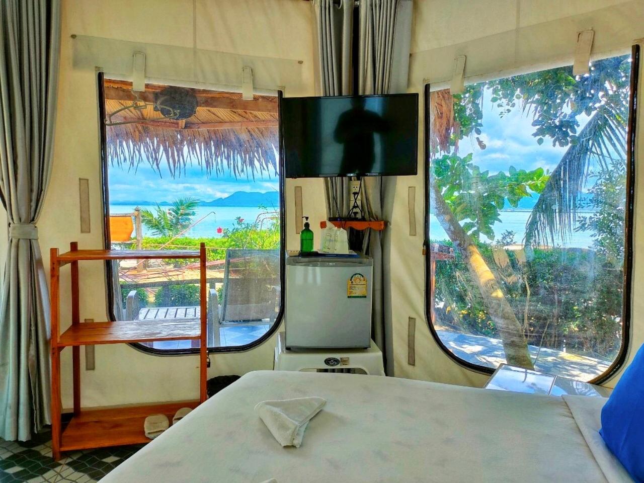Tent - Photo 9