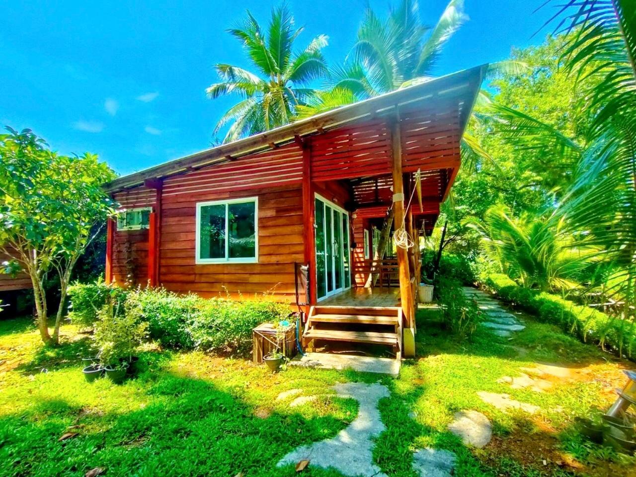 Deluxe Double Room with Balcony and Sea View - Photo 9
