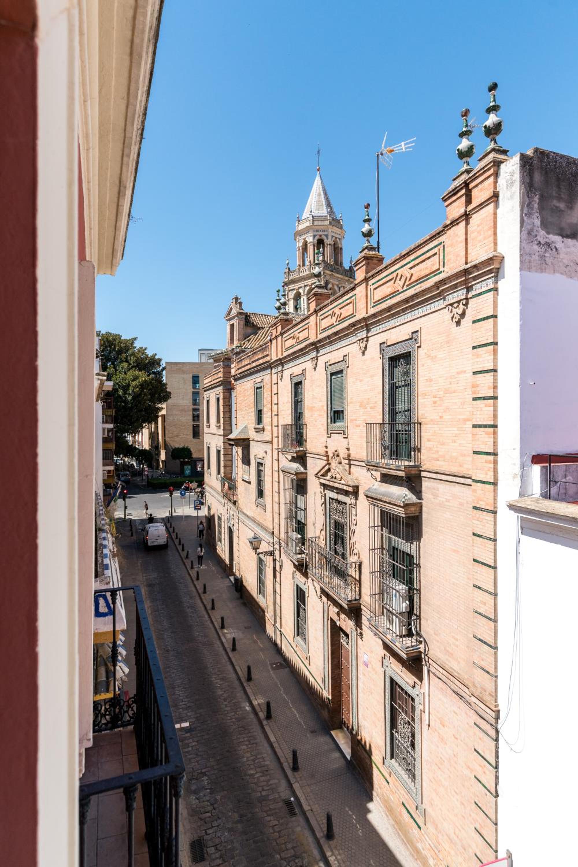 Deluxe Double Room - Photo 17