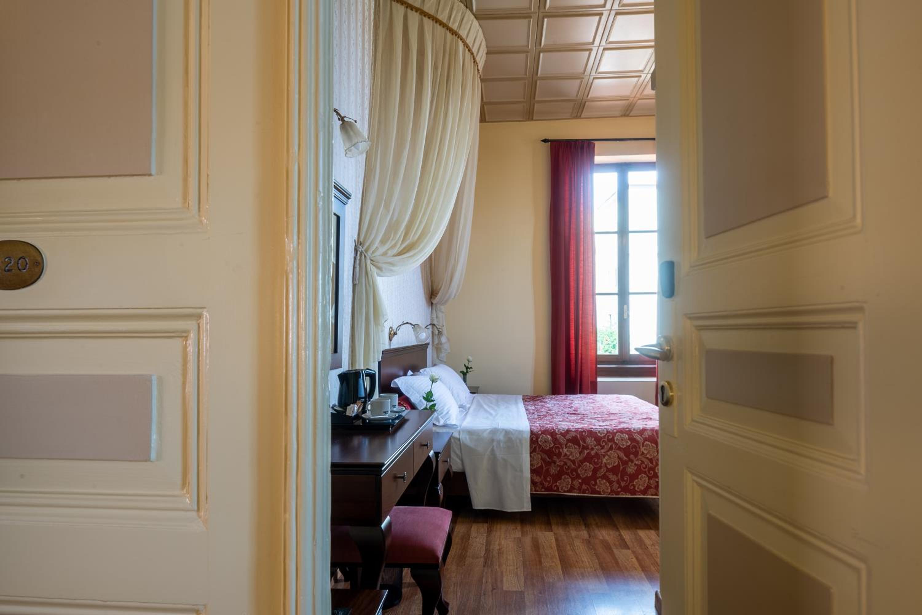 Premium Double or Twin Room with Sea View - Photo 3