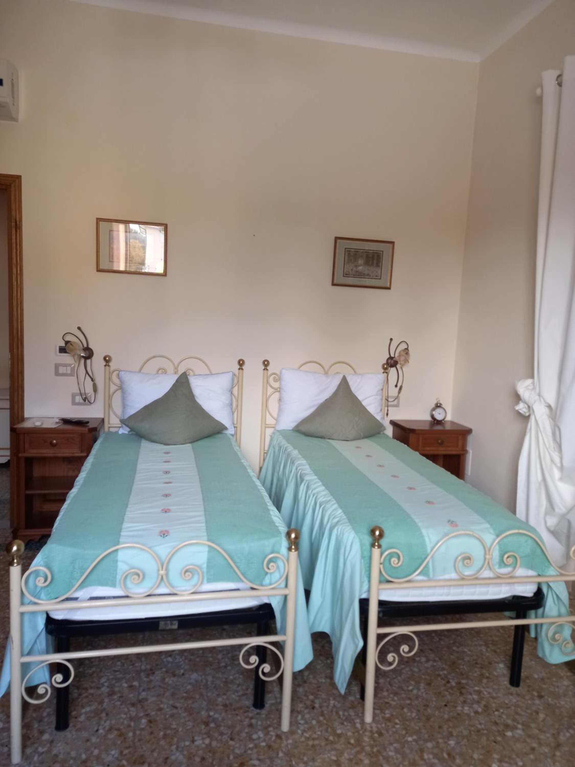 Superior Double or Twin Room photo 3