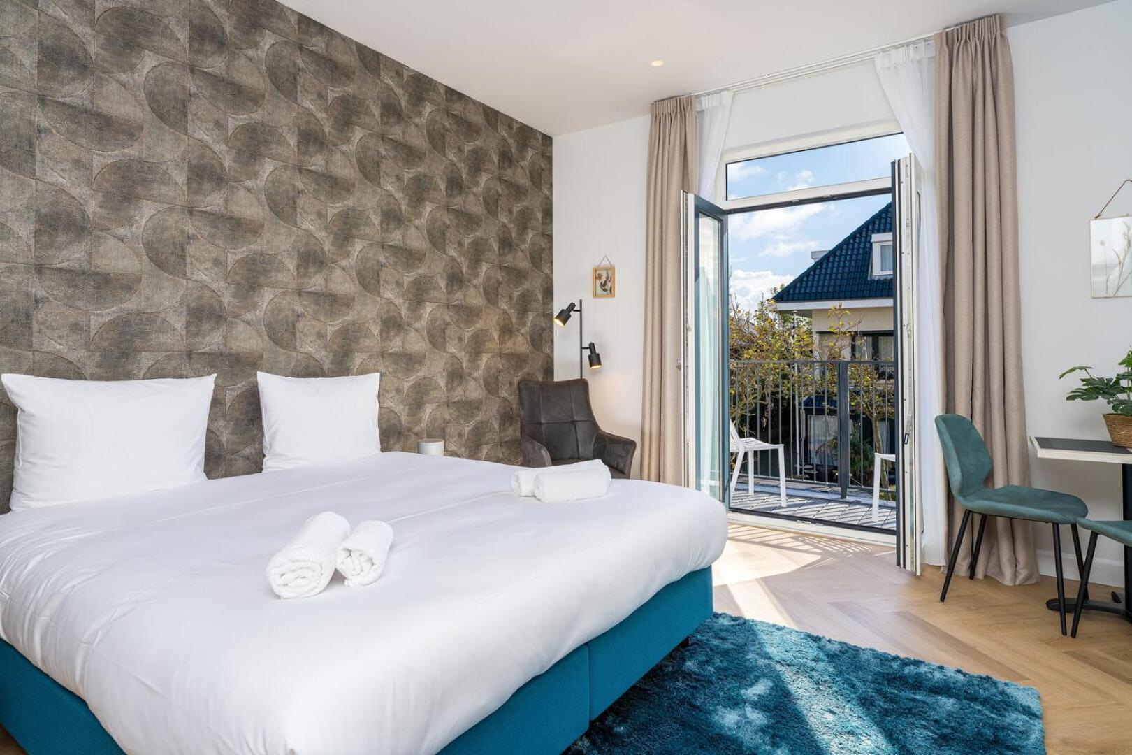Deluxe Double Room with Balcony photo 1