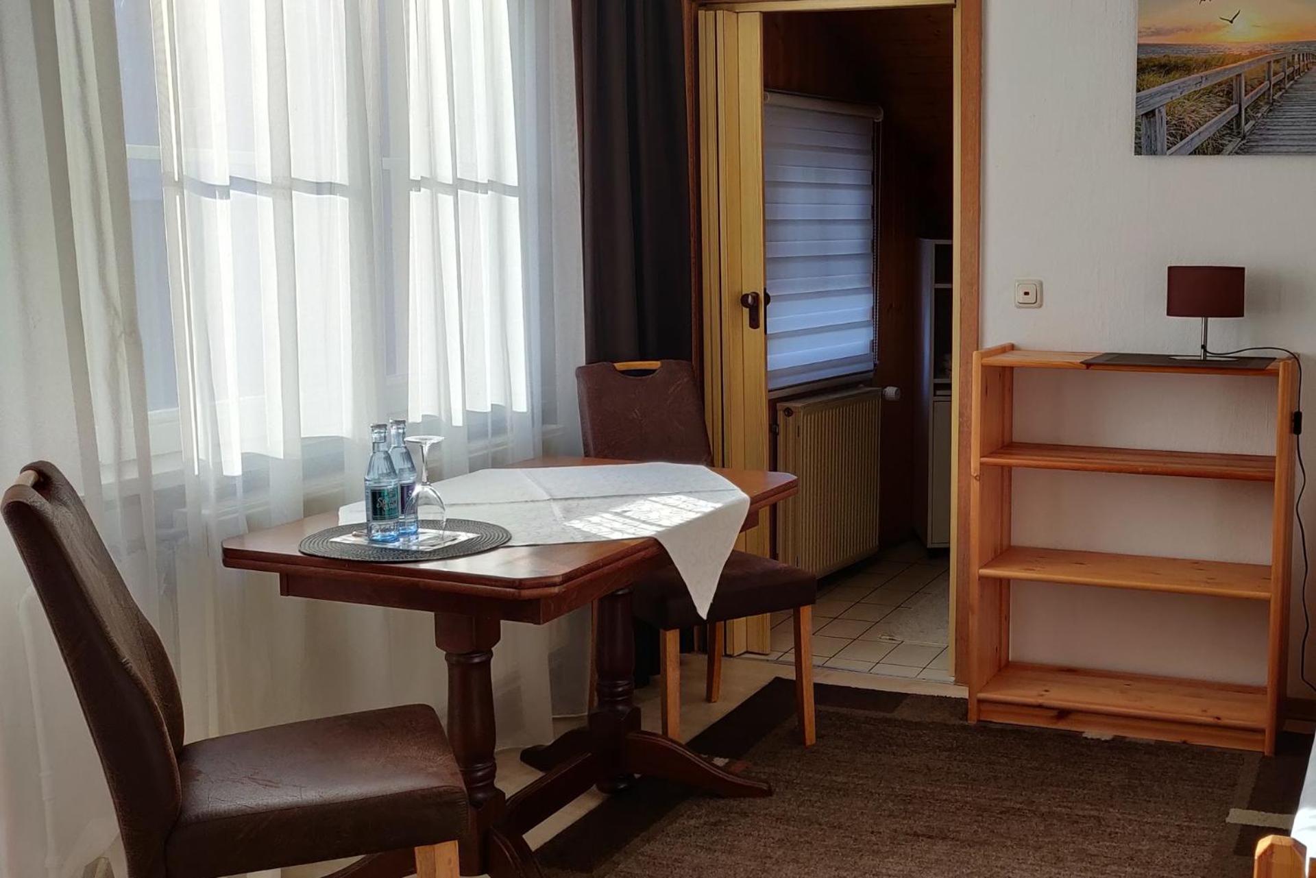 Single Room with Private Bathroom photo 3