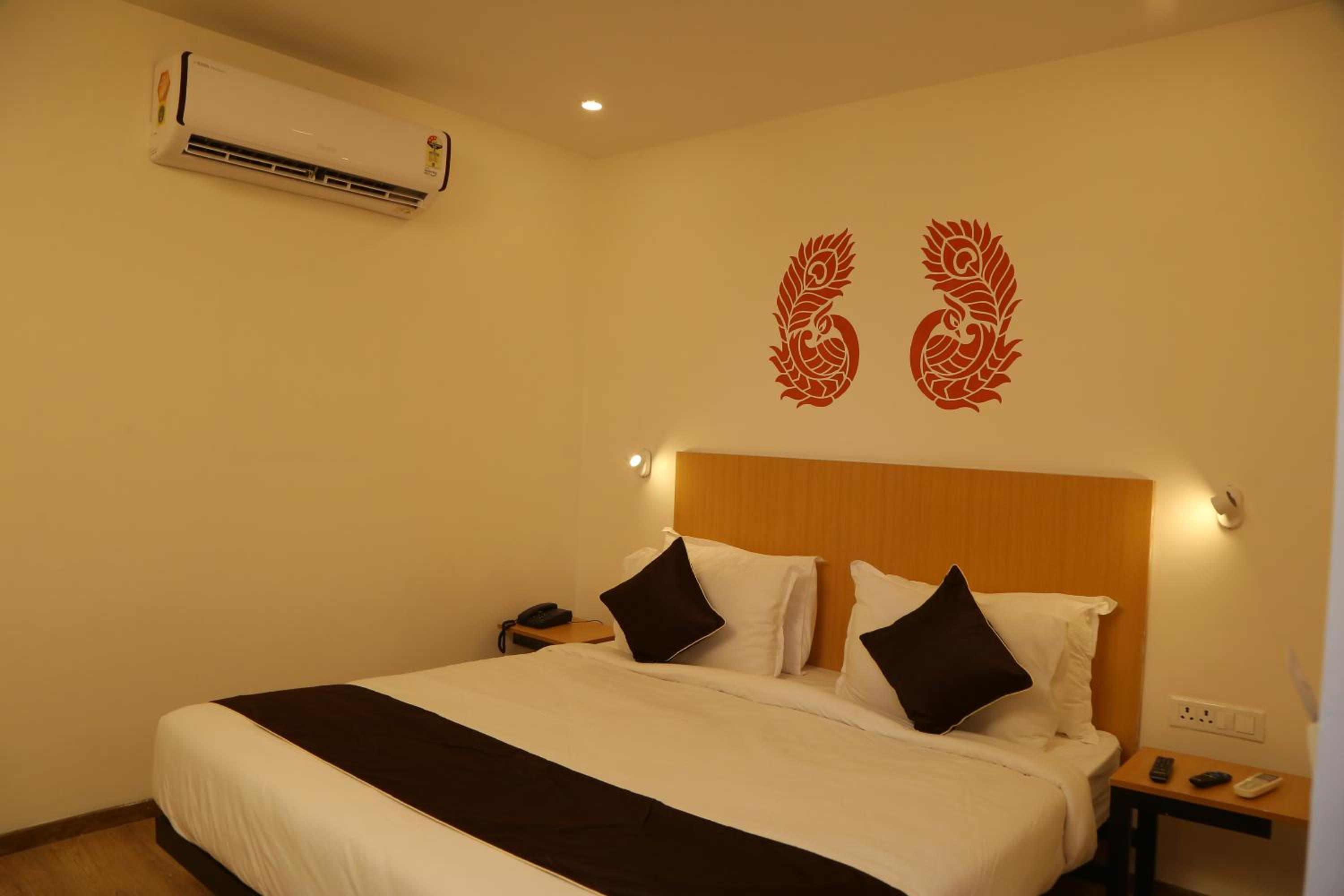 Standard King Room photo 2