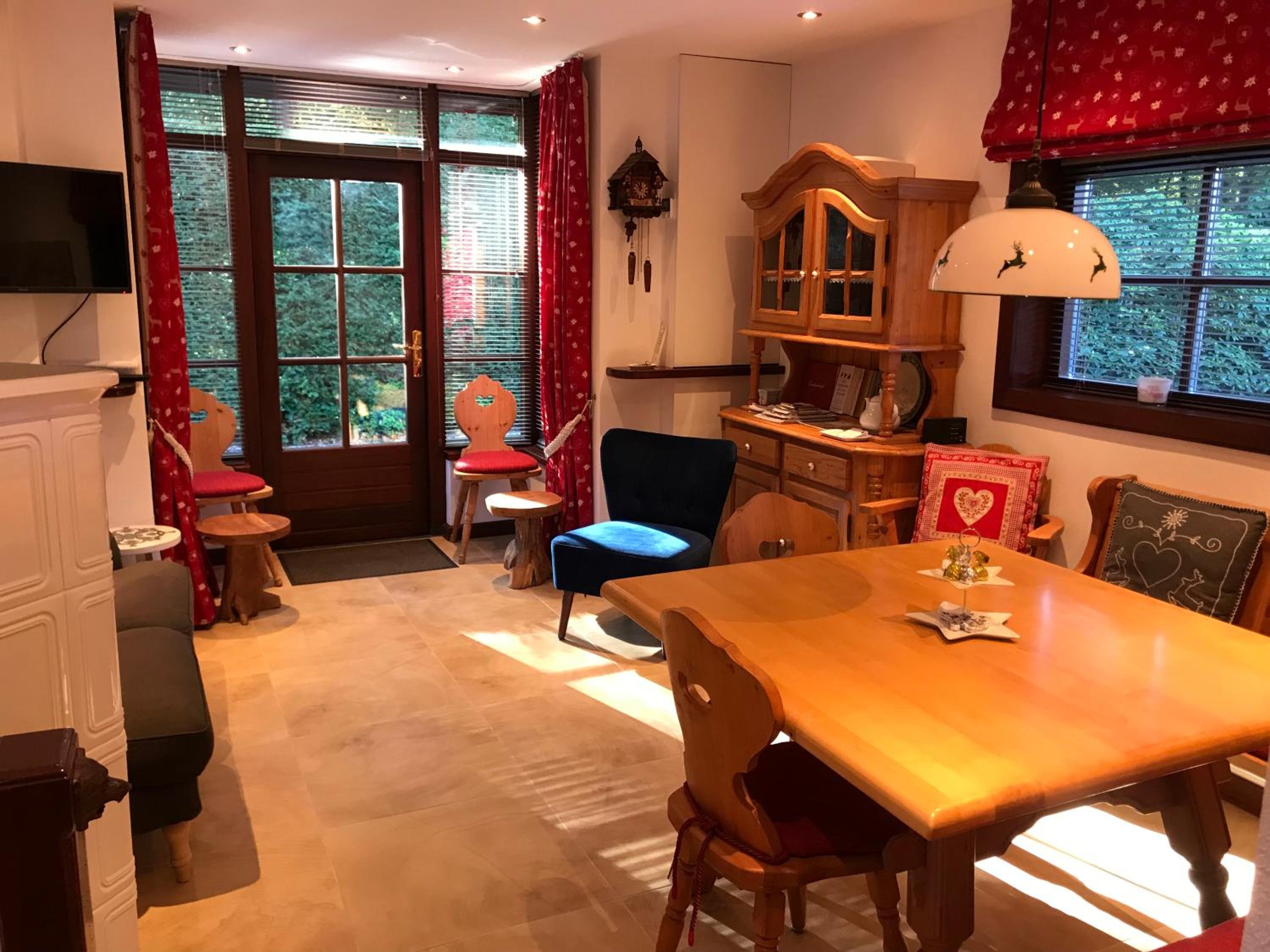 Two-Bedroom House - Photo 19