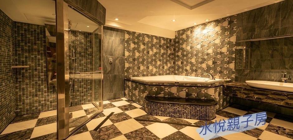 Superior Quadruple Room photo 2