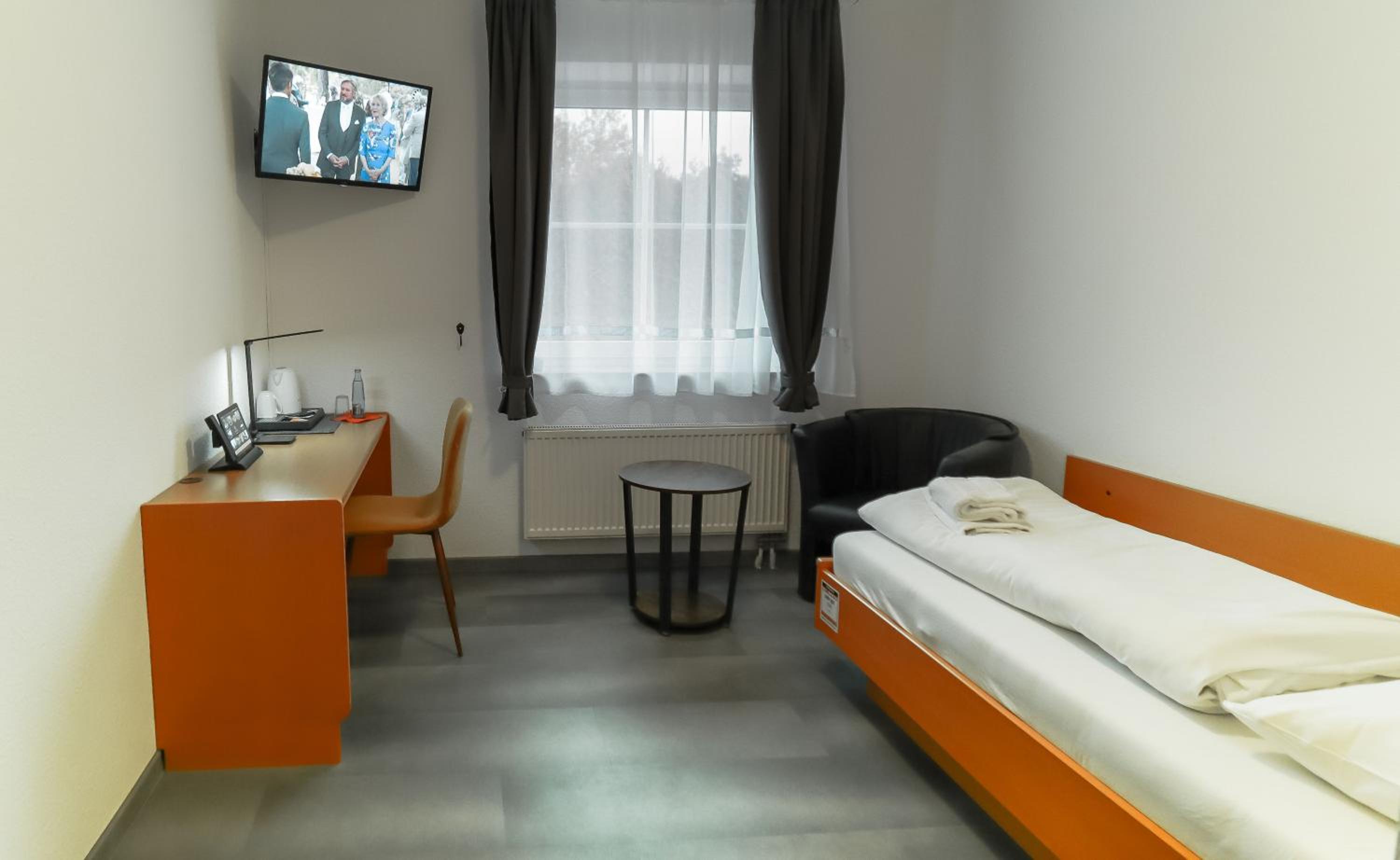 Single Room with Private Bathroom photo 1