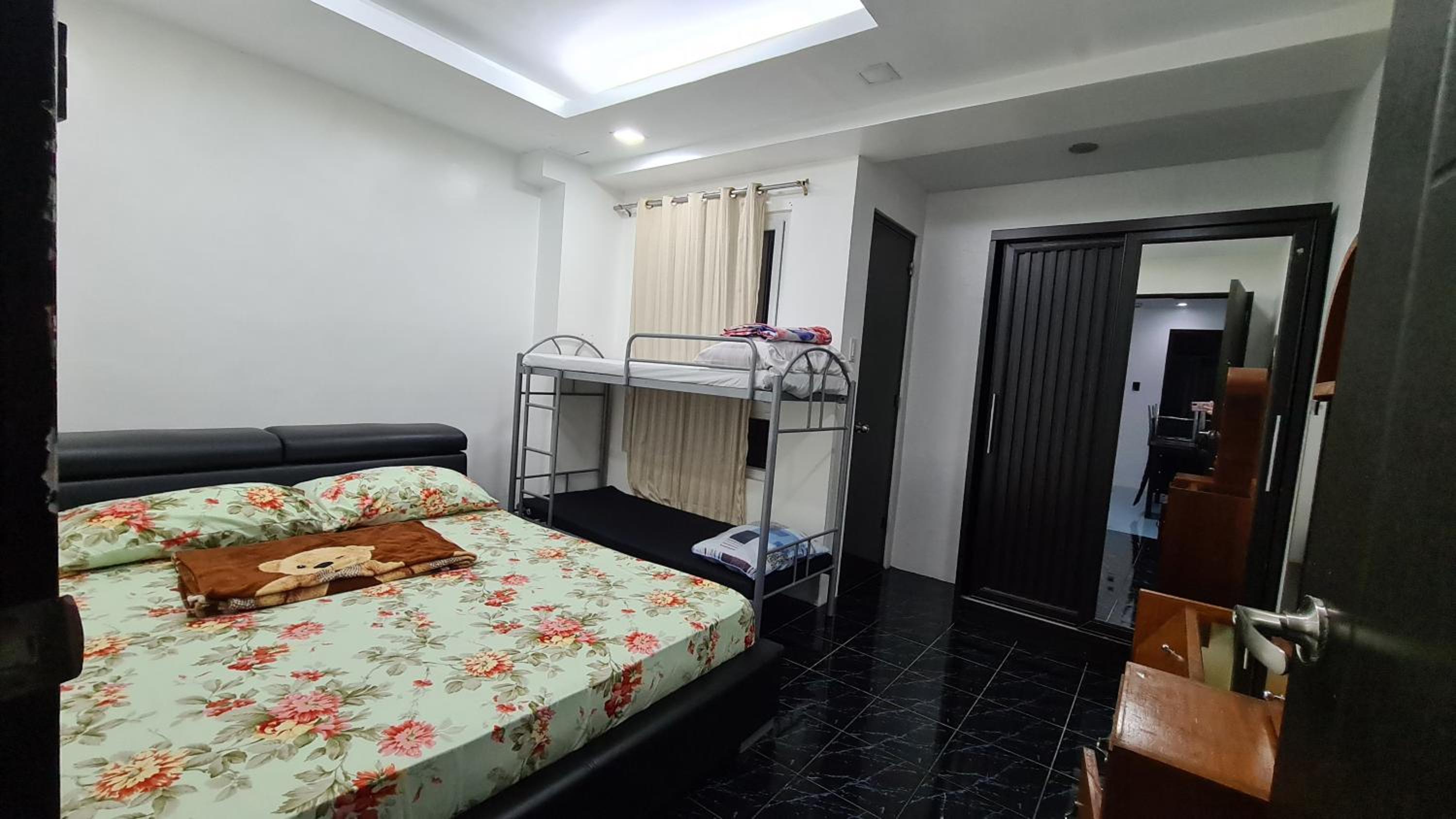 One-Bedroom Apartment - Photo 4