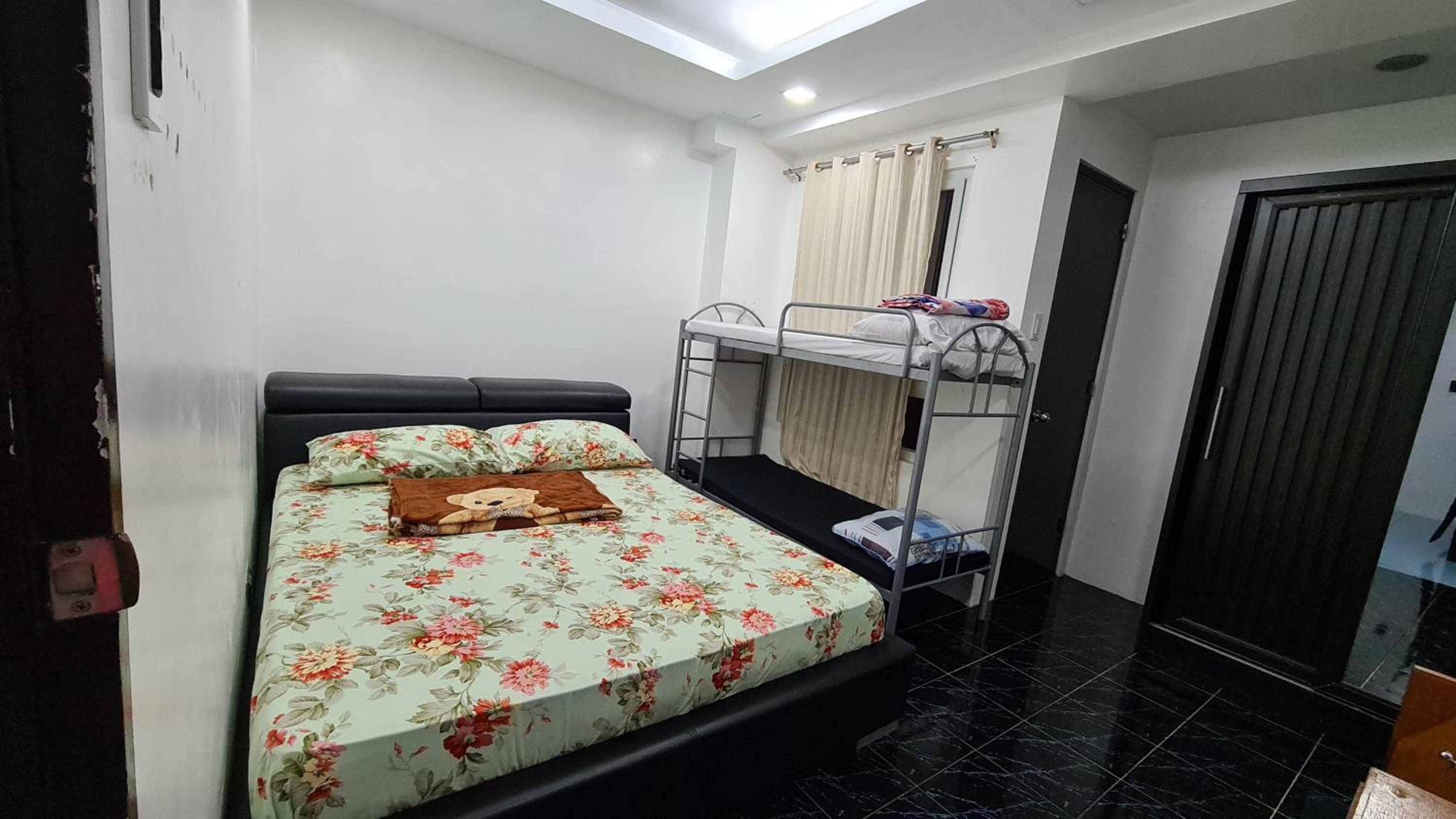 One-Bedroom Apartment - Photo 7