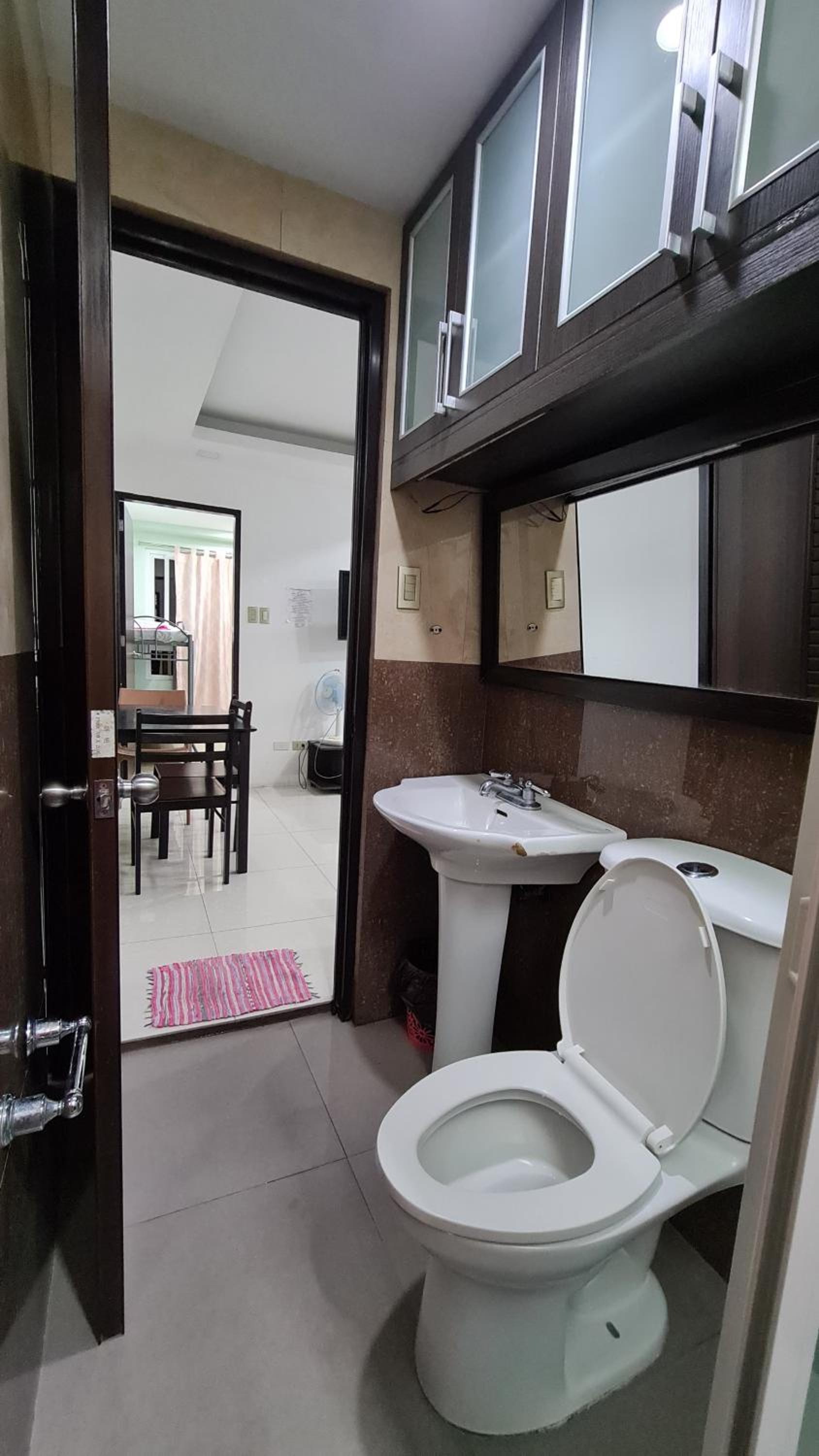 One-Bedroom Apartment - Photo 2