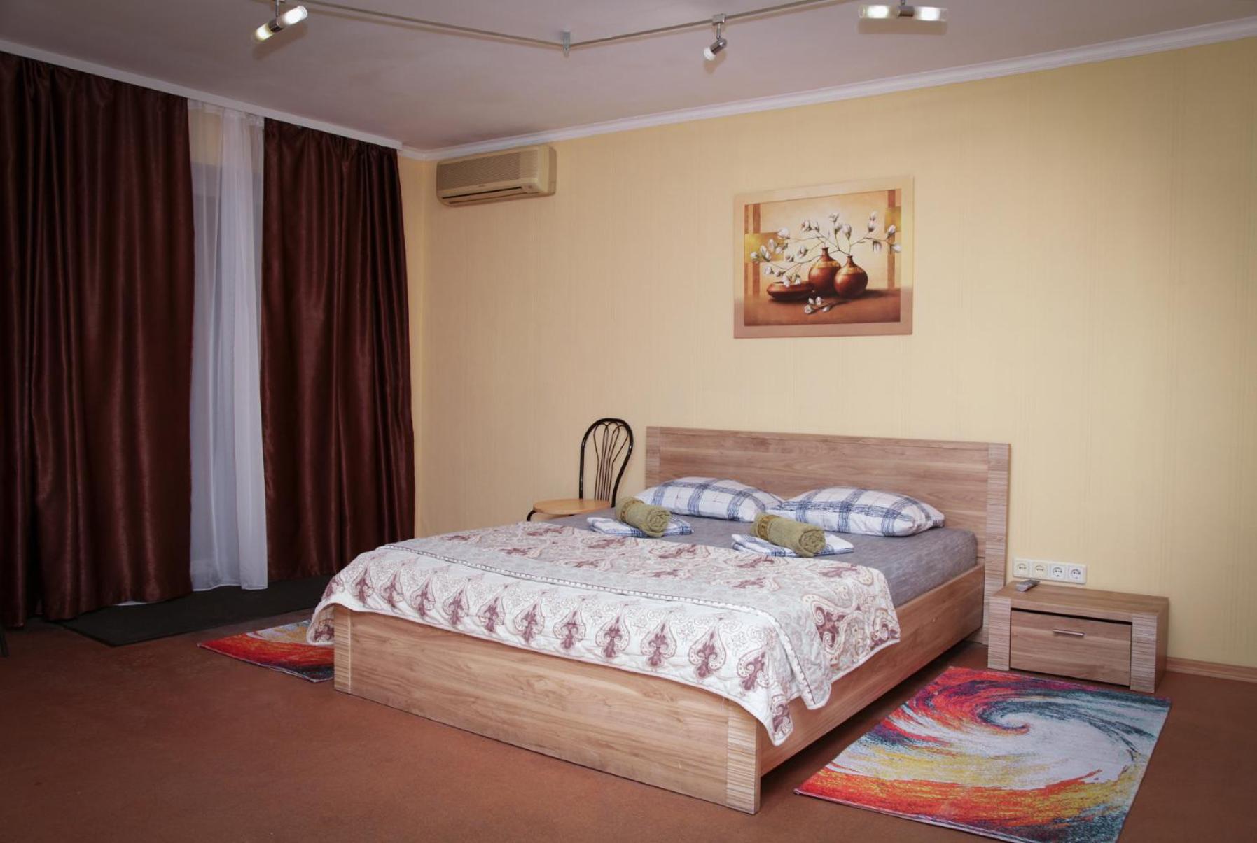 One-Bedroom Apartment photo 1