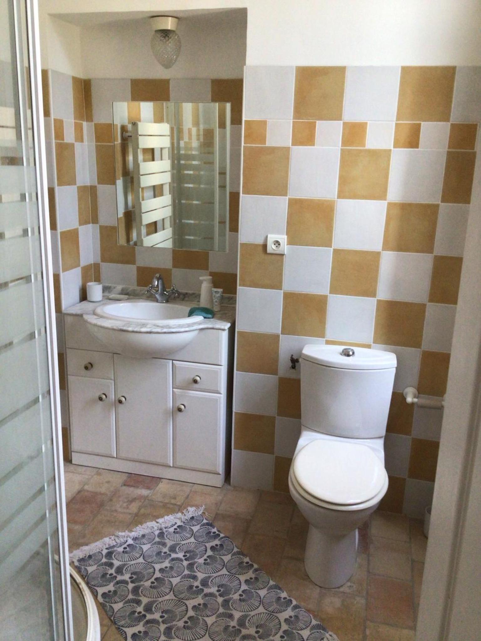 Double Room with Private Bathroom - Photo 1