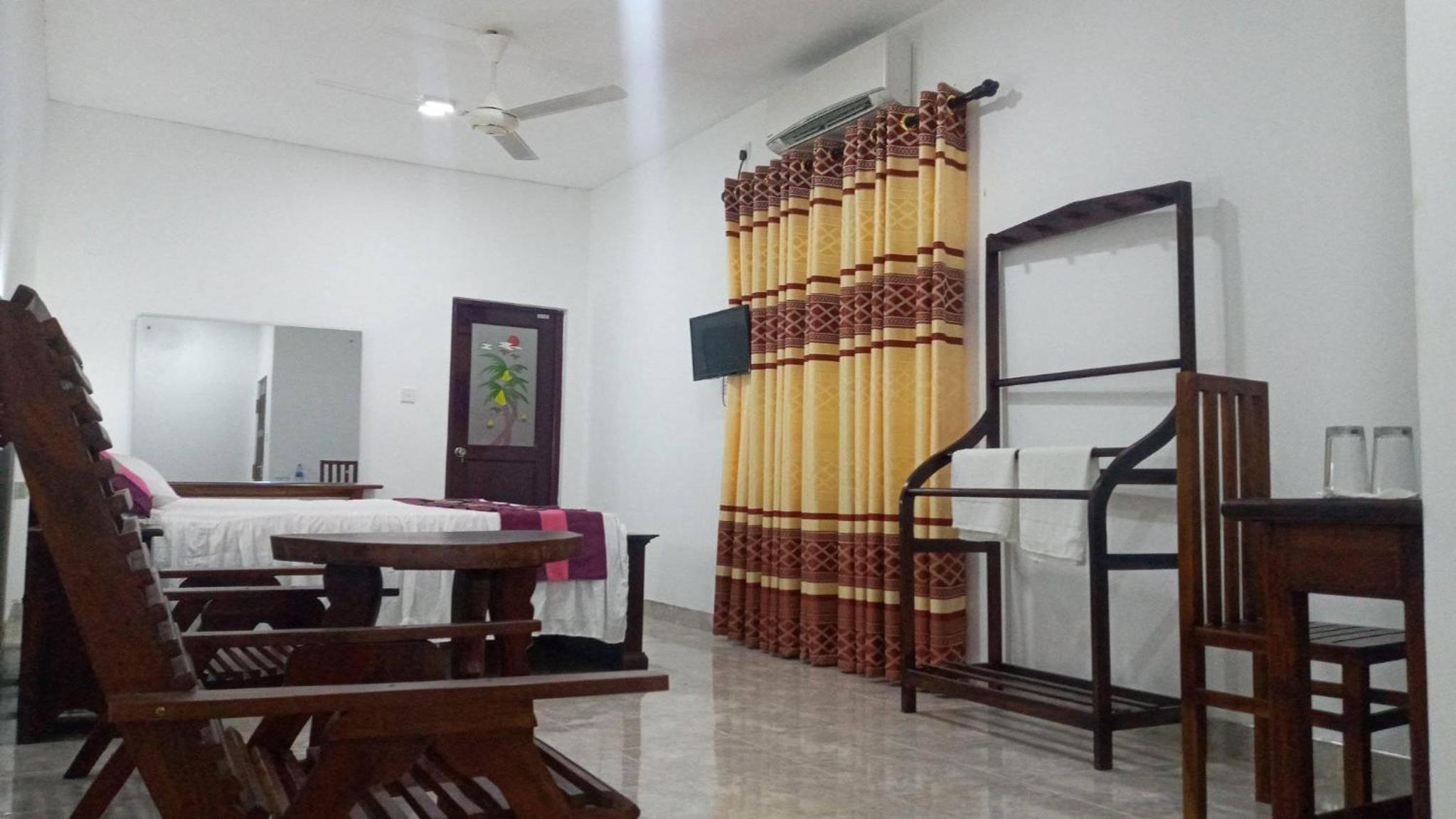Deluxe King Room photo 2