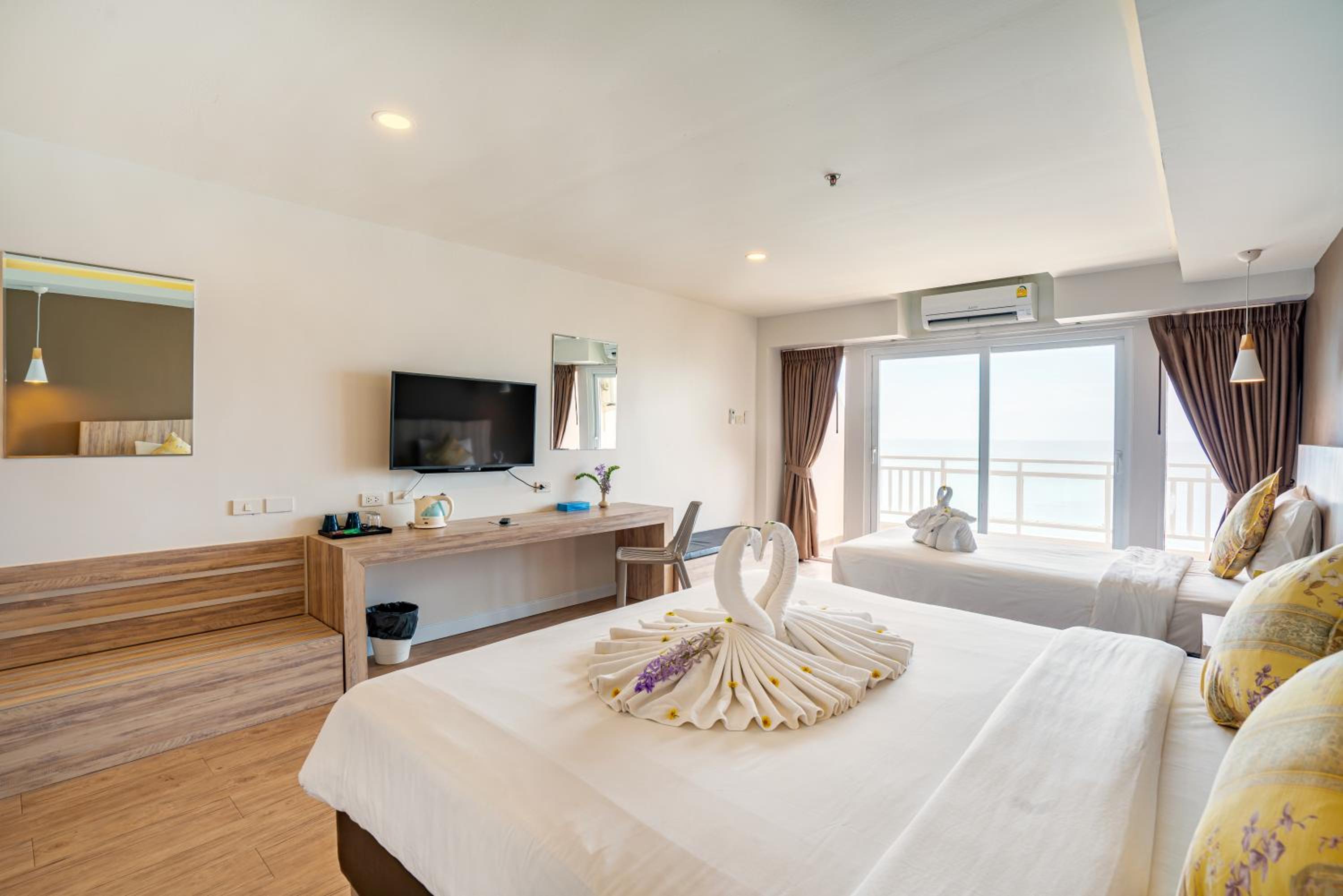 Deluxe Double or Twin Room - Phala Wing