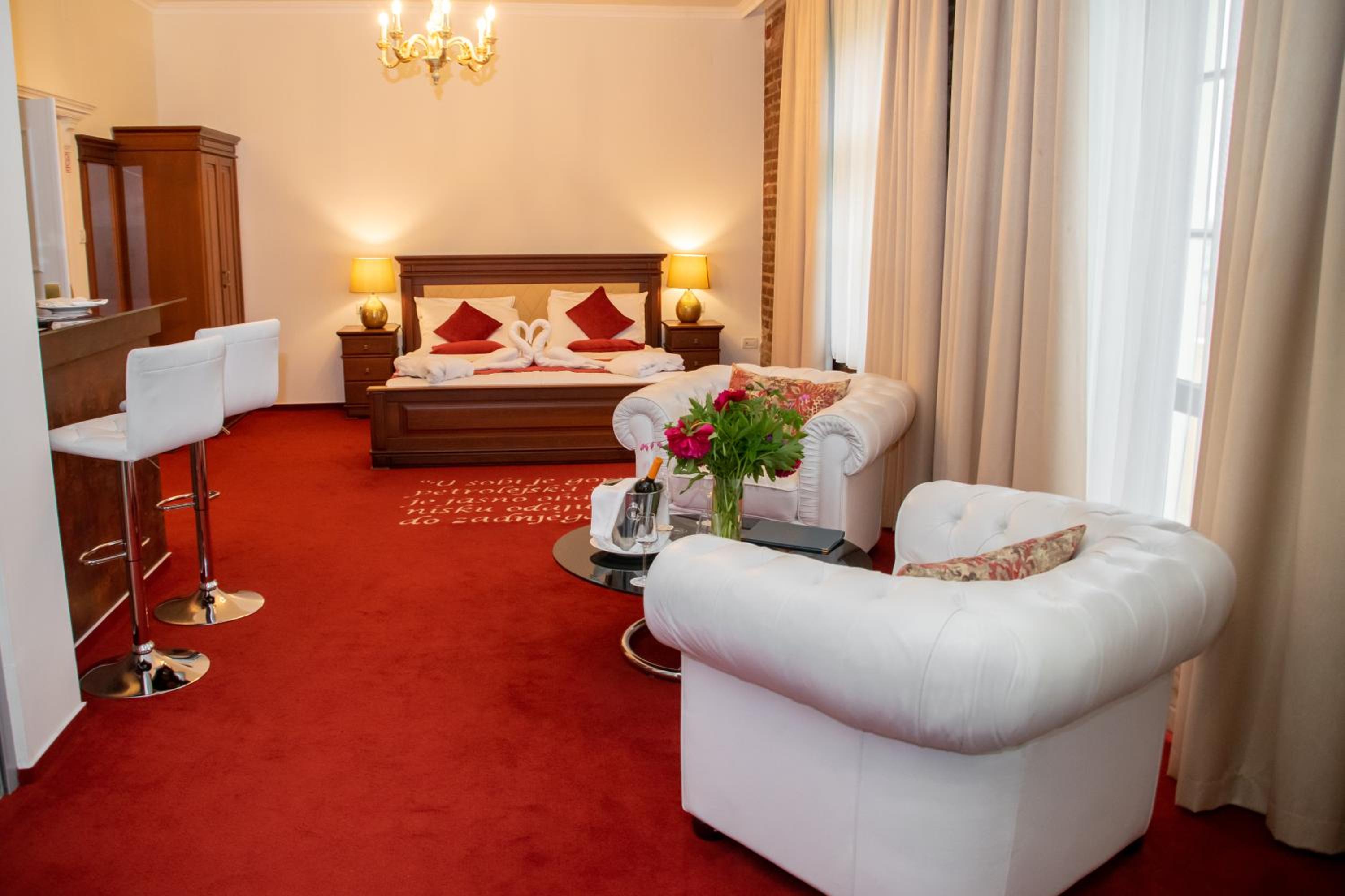 King Room with Spa Bath