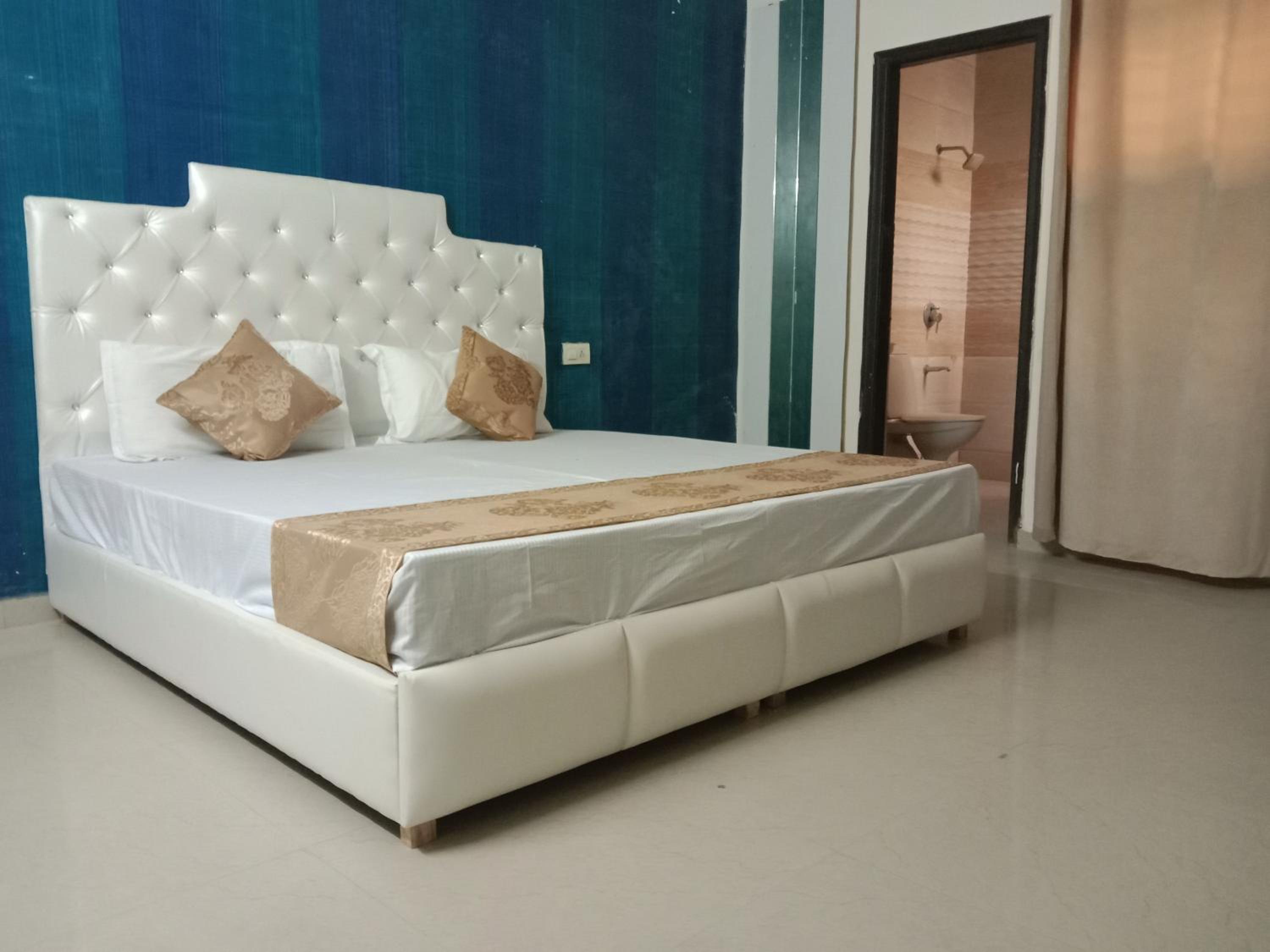 Deluxe Double Room (1 adult + 2 children) photo 1