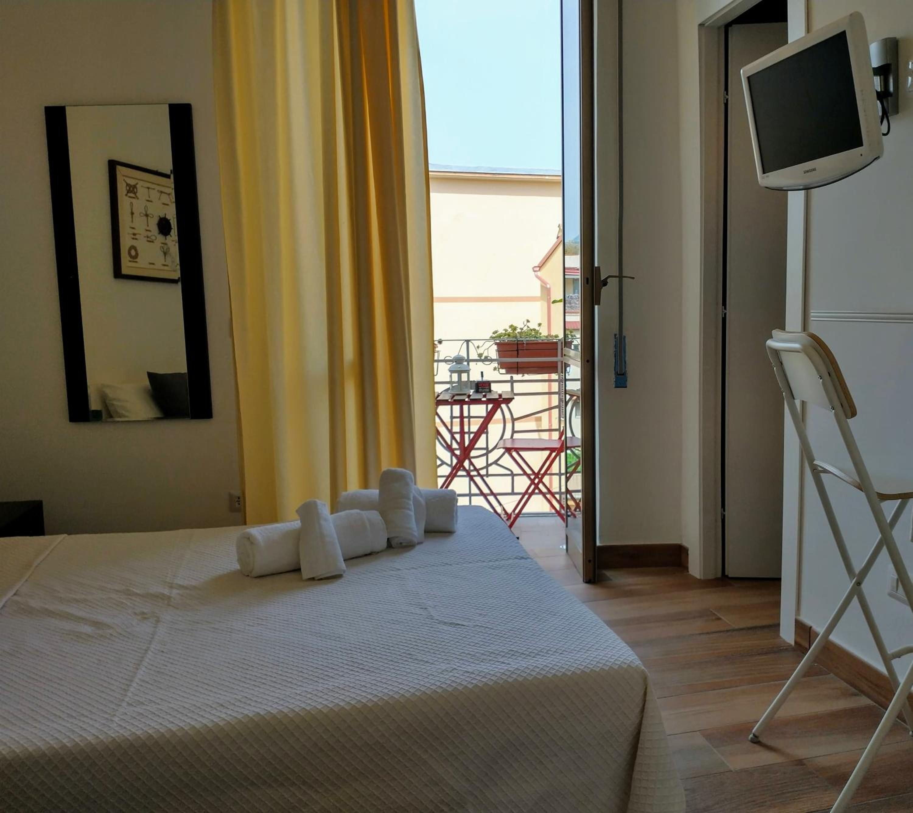 Double Room with Private Bathroom photo 1