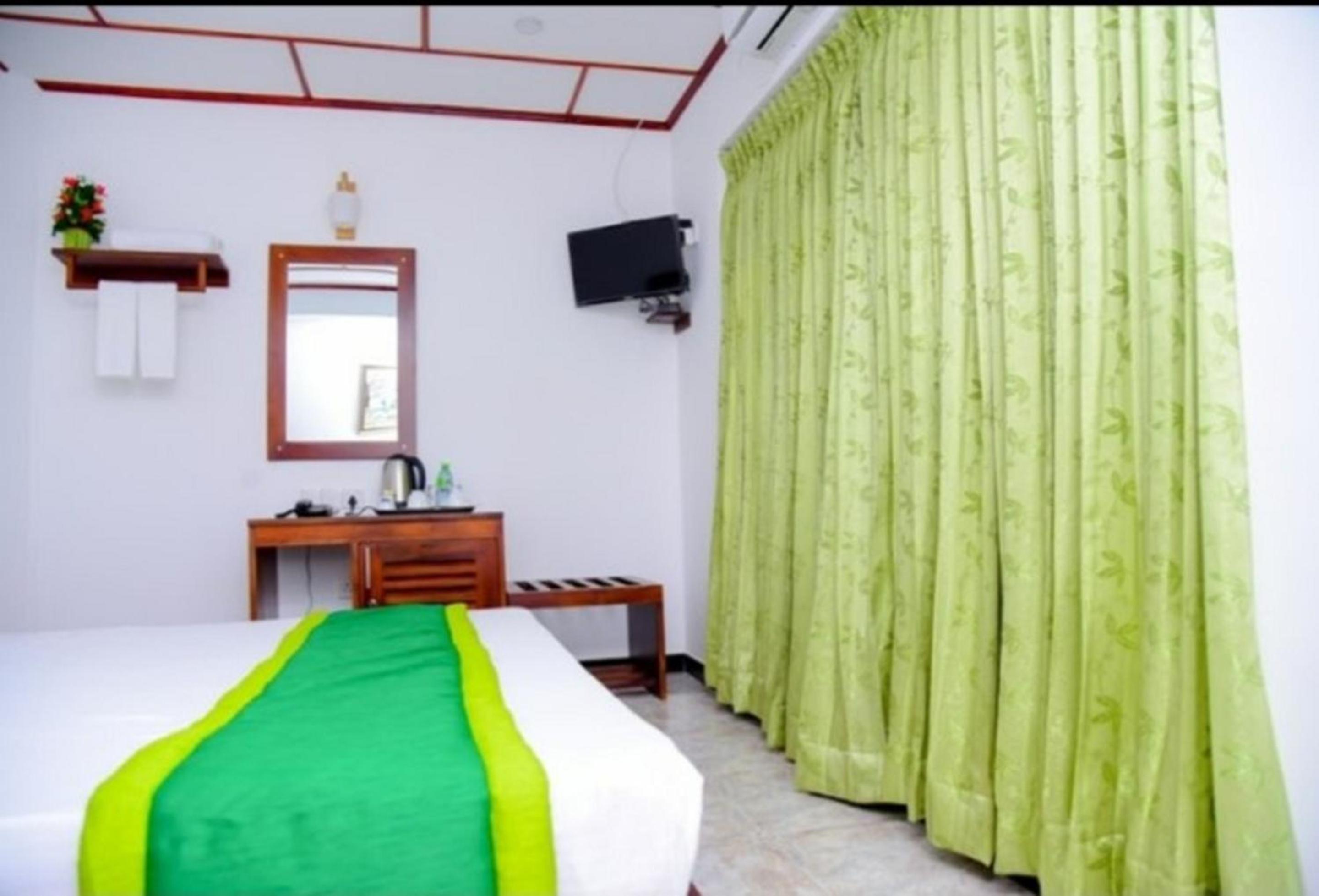Deluxe Double Room - Photo 7