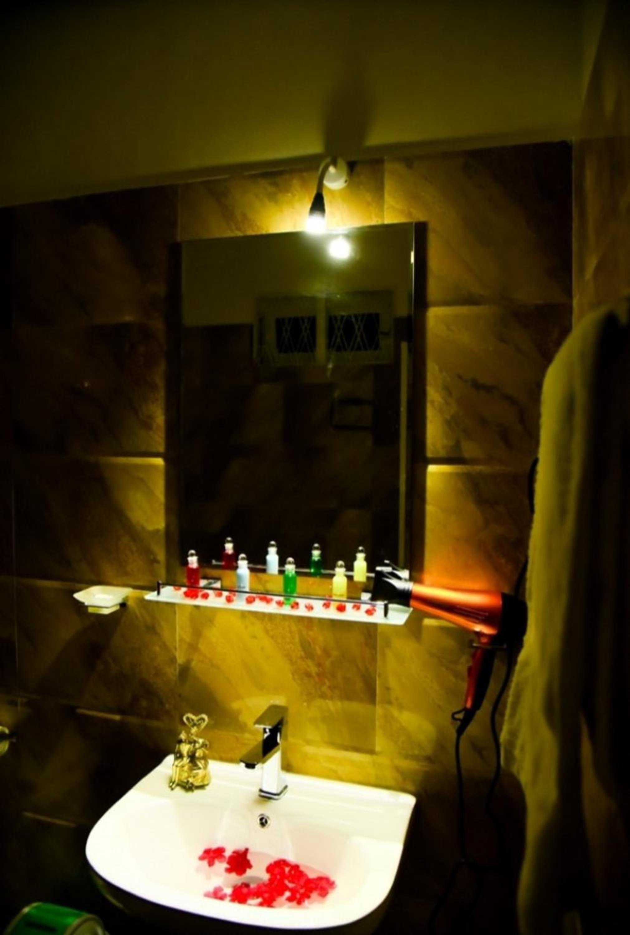 Deluxe Double Room - Photo 22