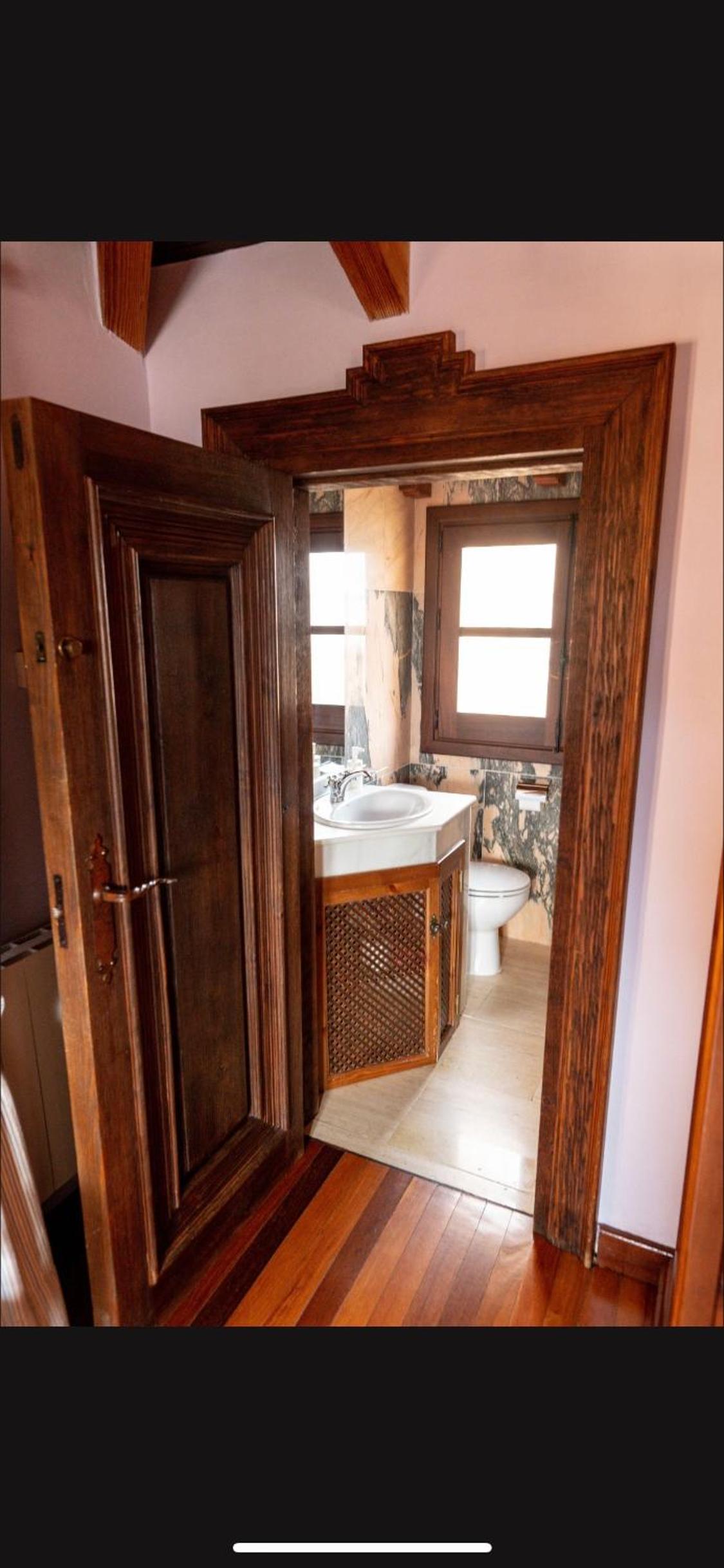 Penthouse Apartment - Photo 9