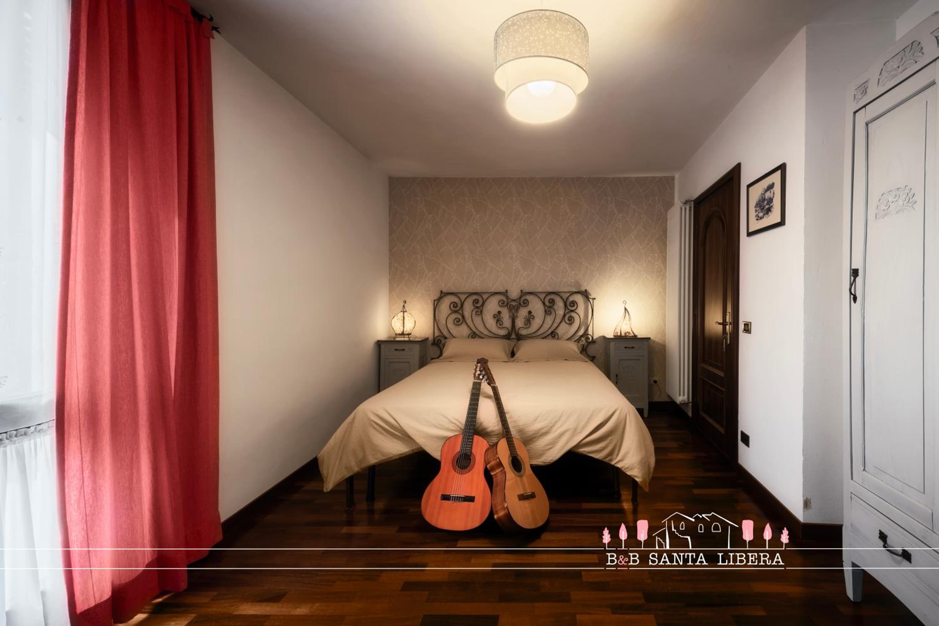 Double Room with Private Bathroom and Garden View - Photo 1