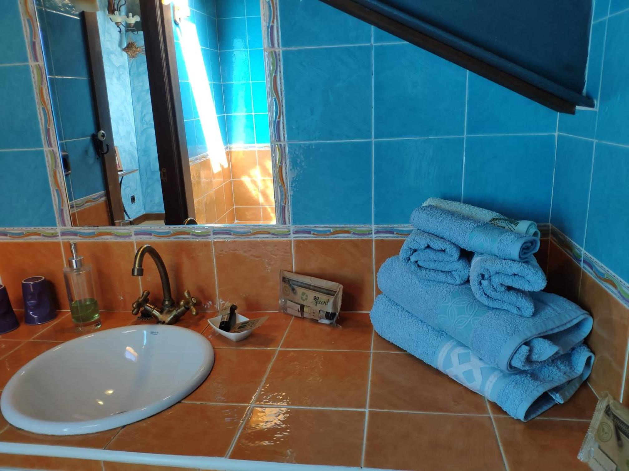 Double or Twin Room with Extra Bed photo 2