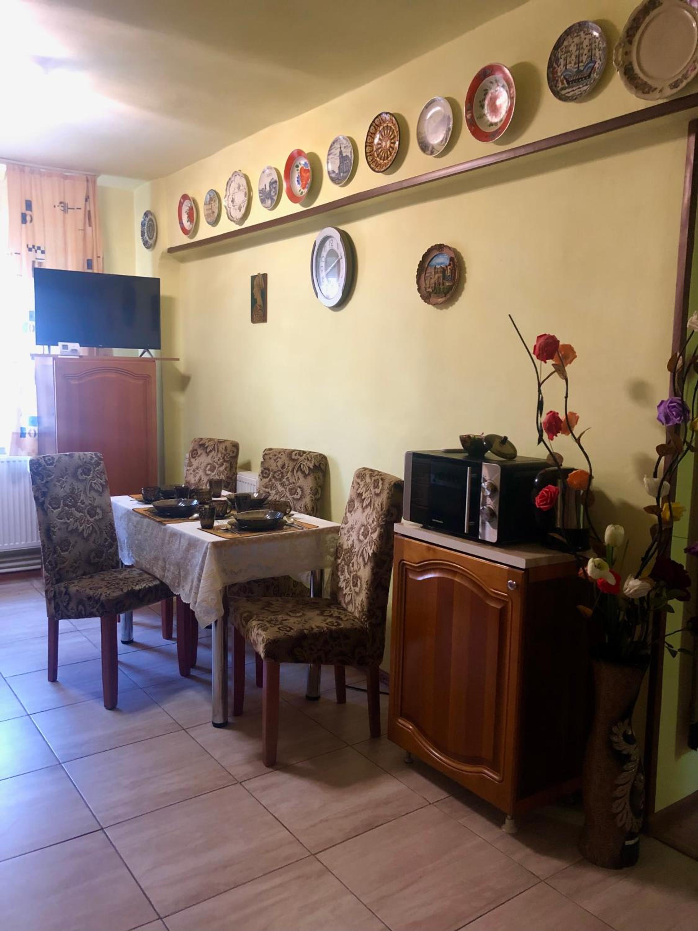 Apartment - Photo 2
