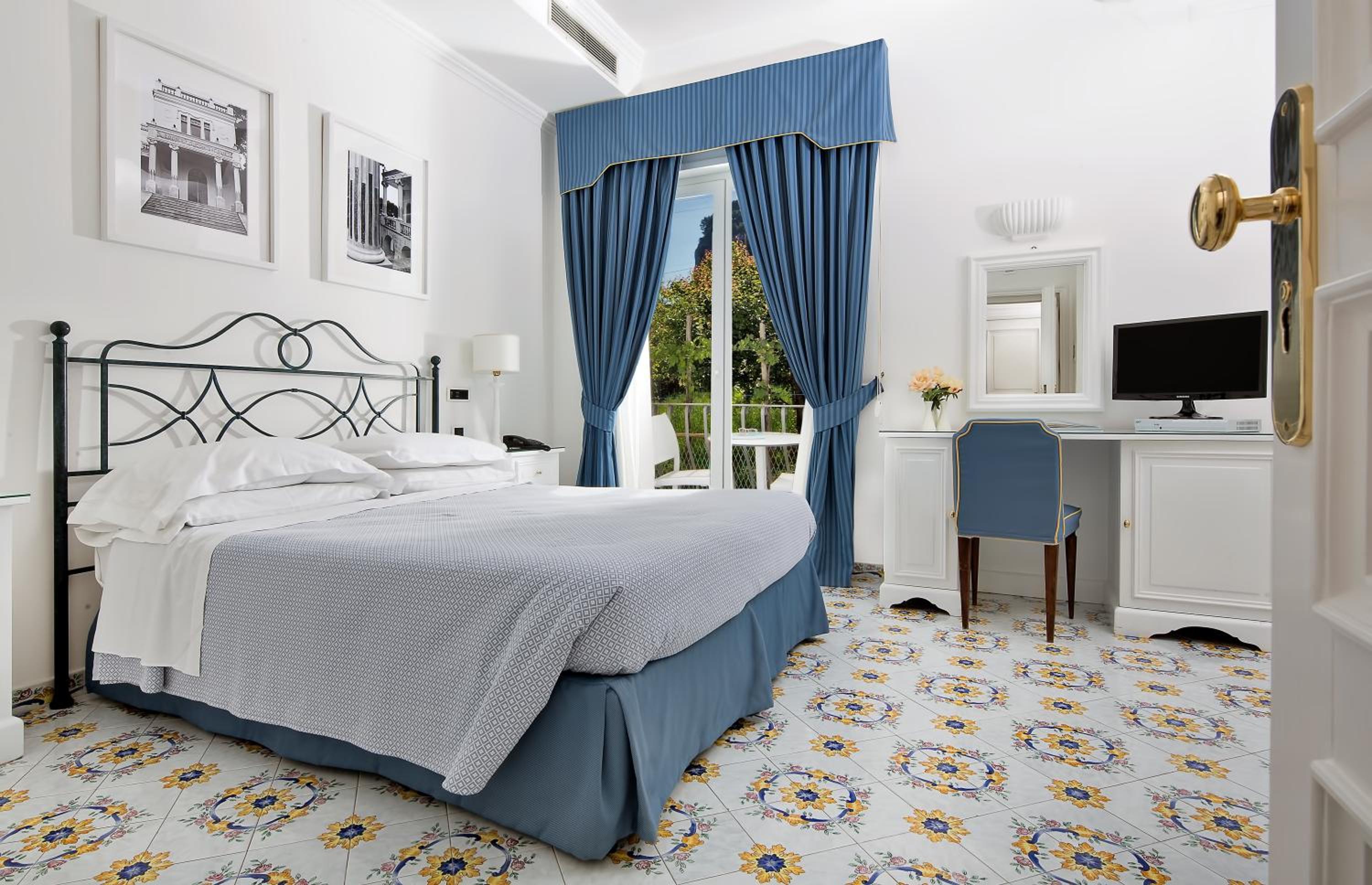 Superior Double or Twin Room - Photo 3