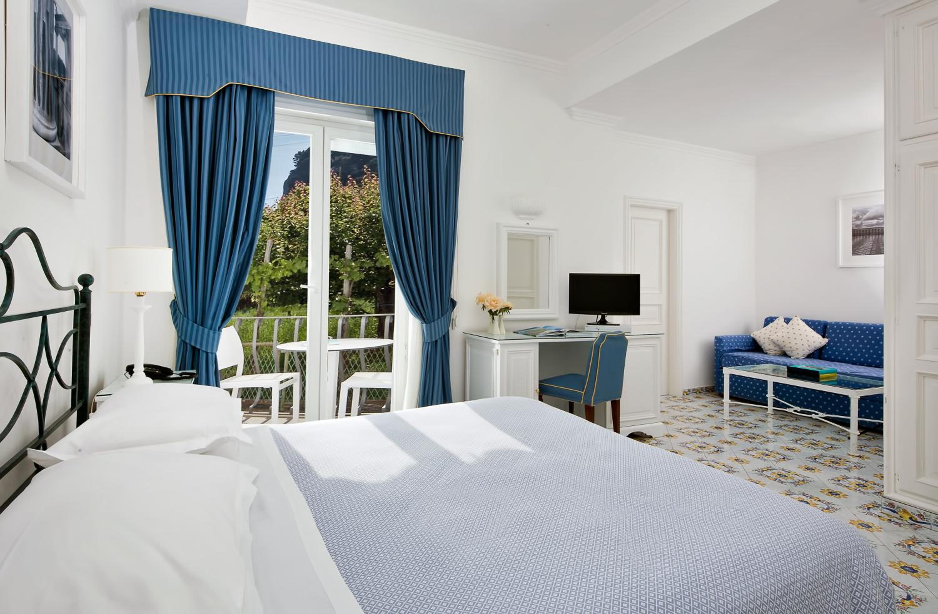 Superior Double or Twin Room - Photo 11