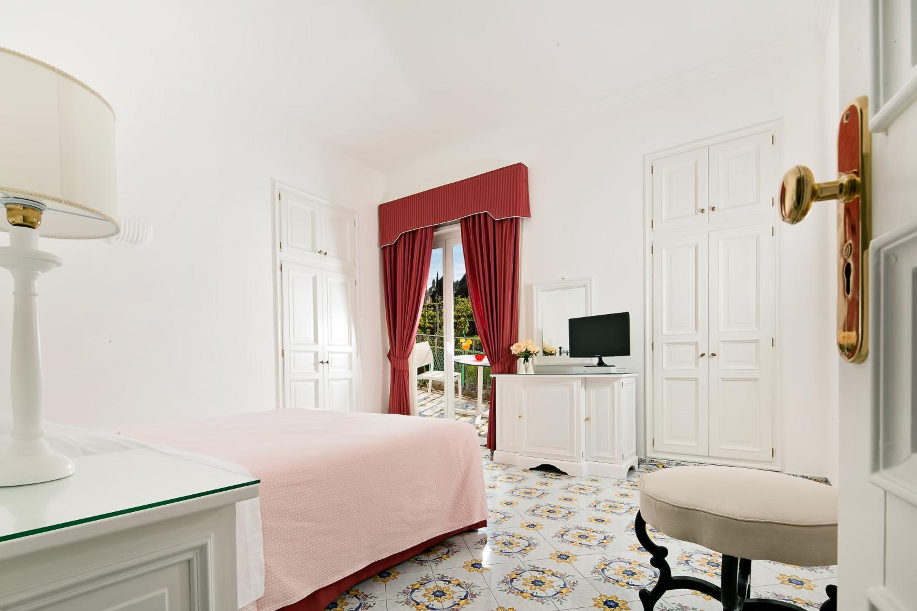 Superior Double or Twin Room - Photo 7