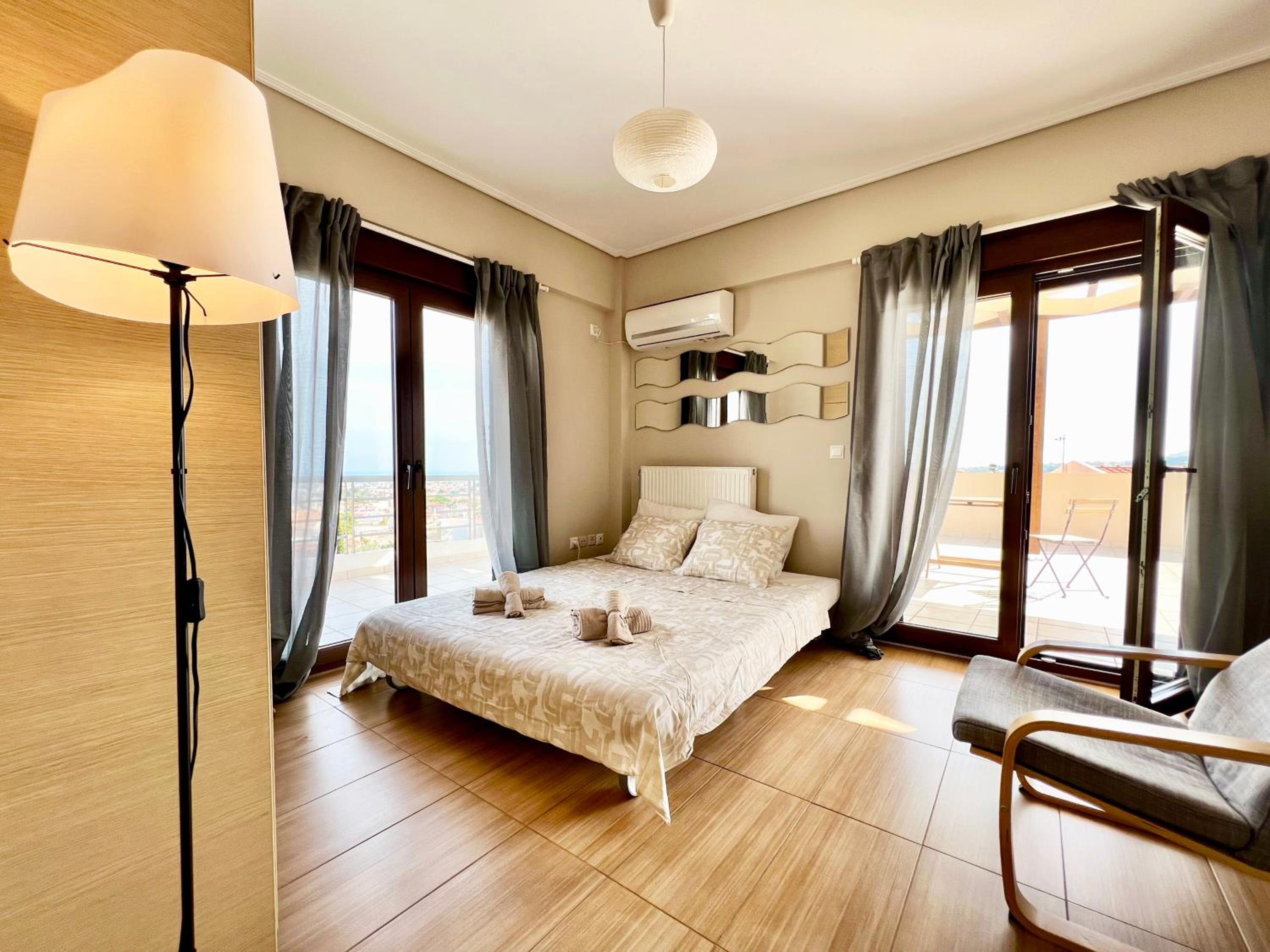 One-Bedroom Apartment - Photo 1