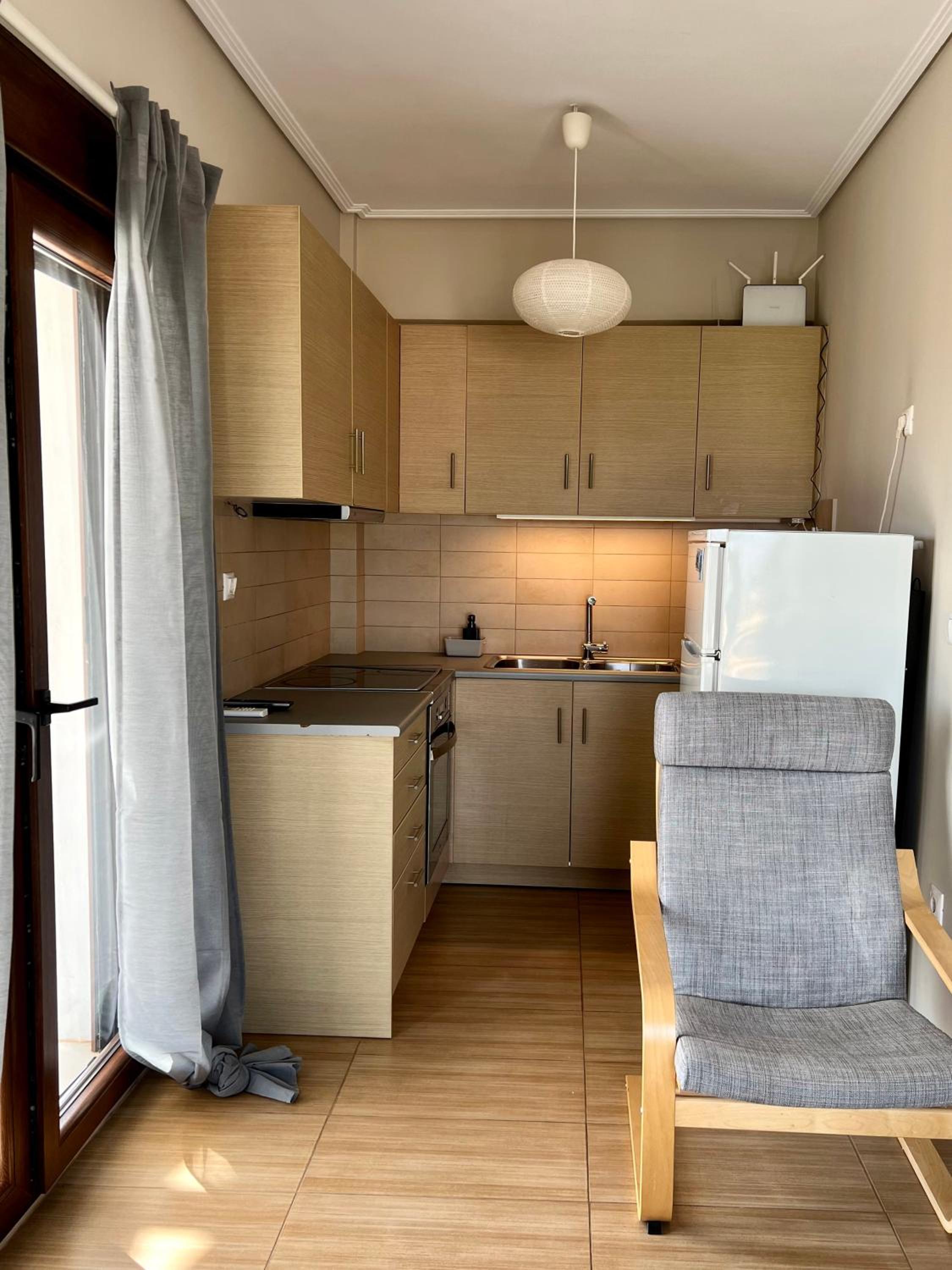 One-Bedroom Apartment - Photo 2