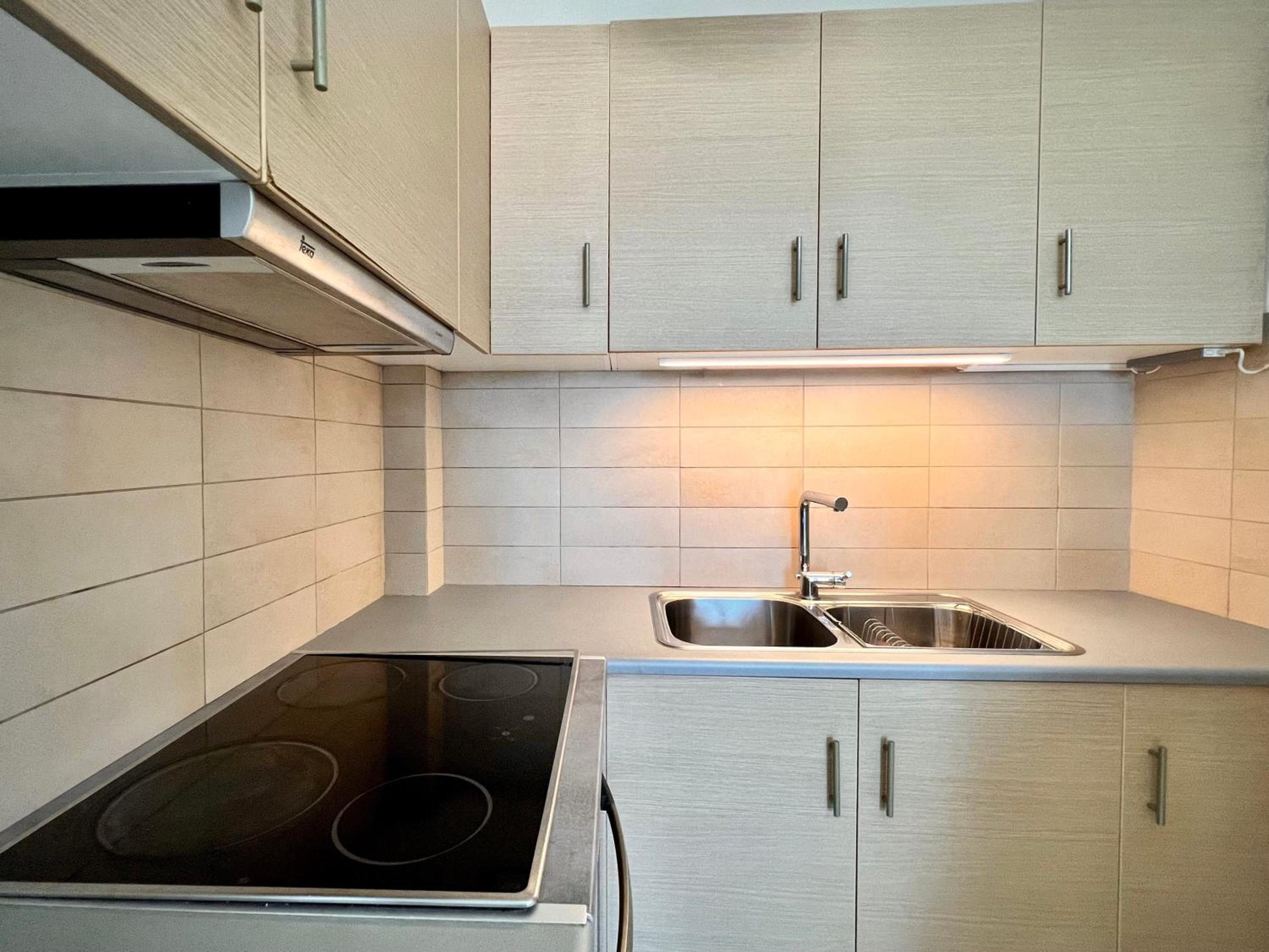One-Bedroom Apartment - Photo 3