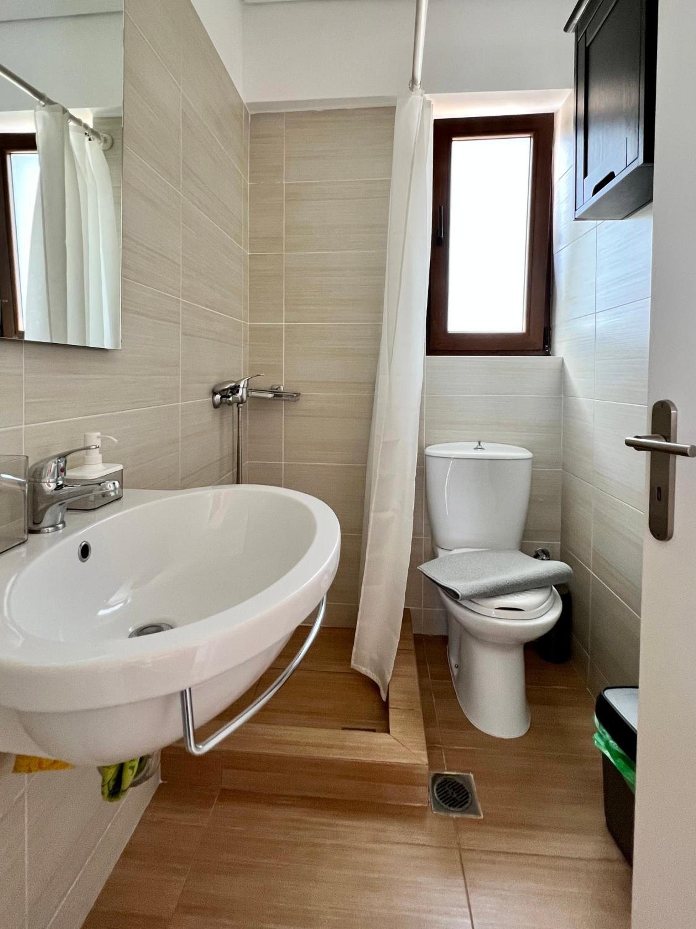 One-Bedroom Apartment - Photo 10