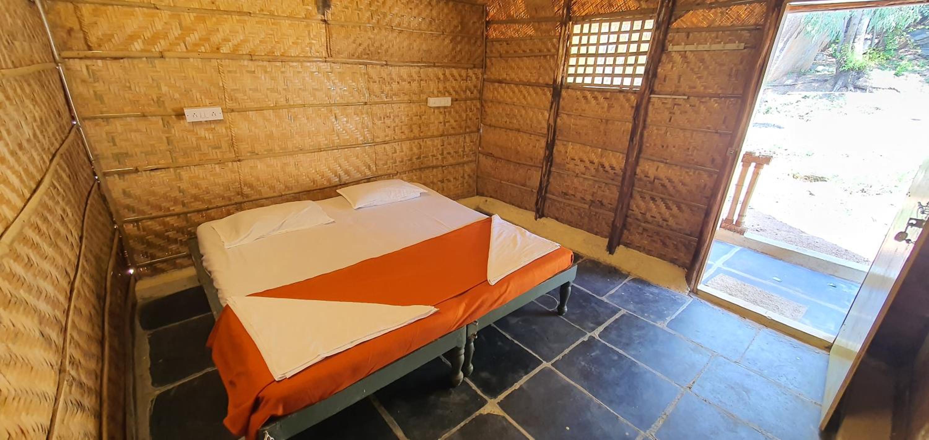 Double Room With Balcony (2 Adults + 1 Child) photo 3