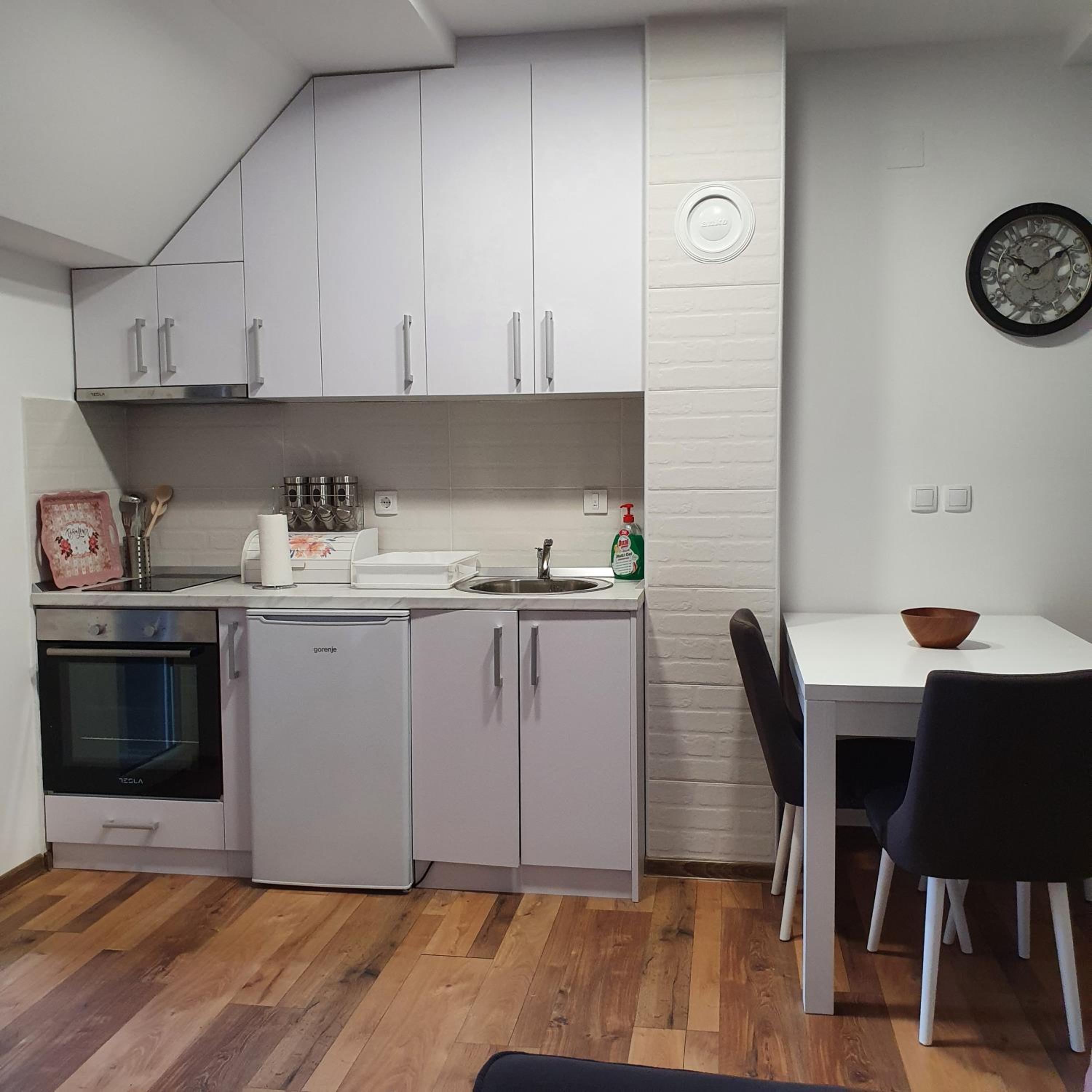 One-Bedroom Apartment photo 2