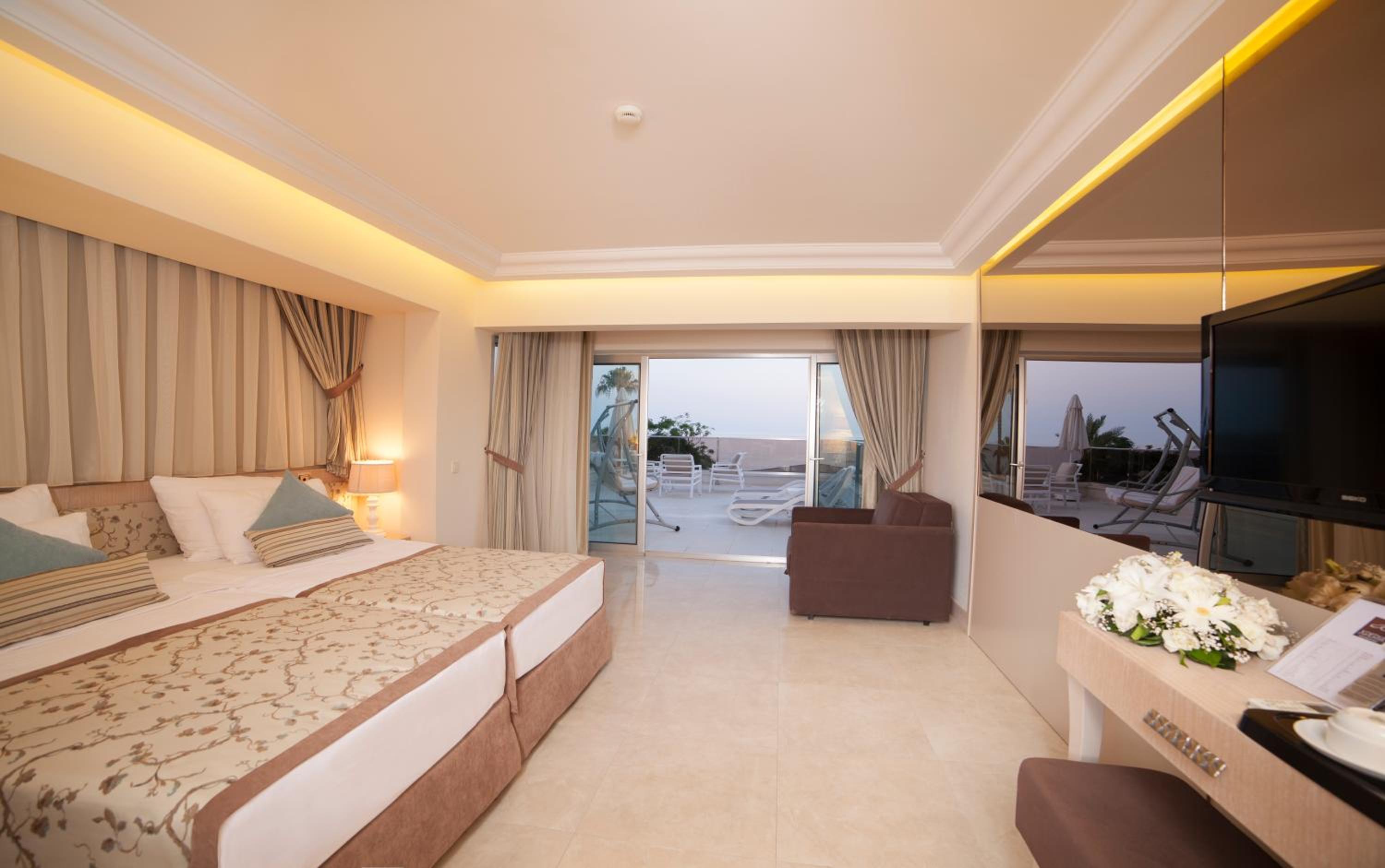 Xperian Executive 90 (3 Adults)