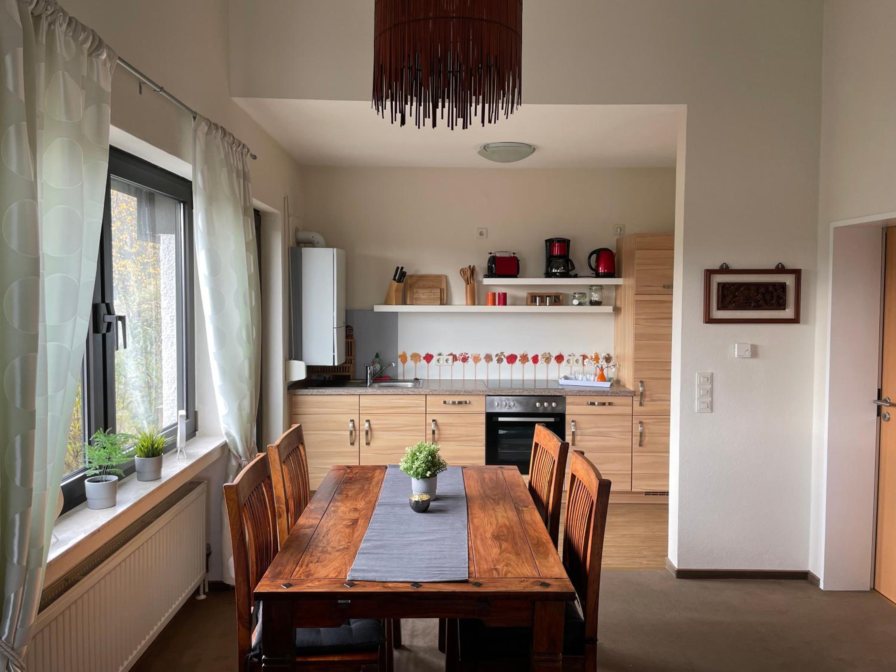 Seven-Bedroom House photo 3