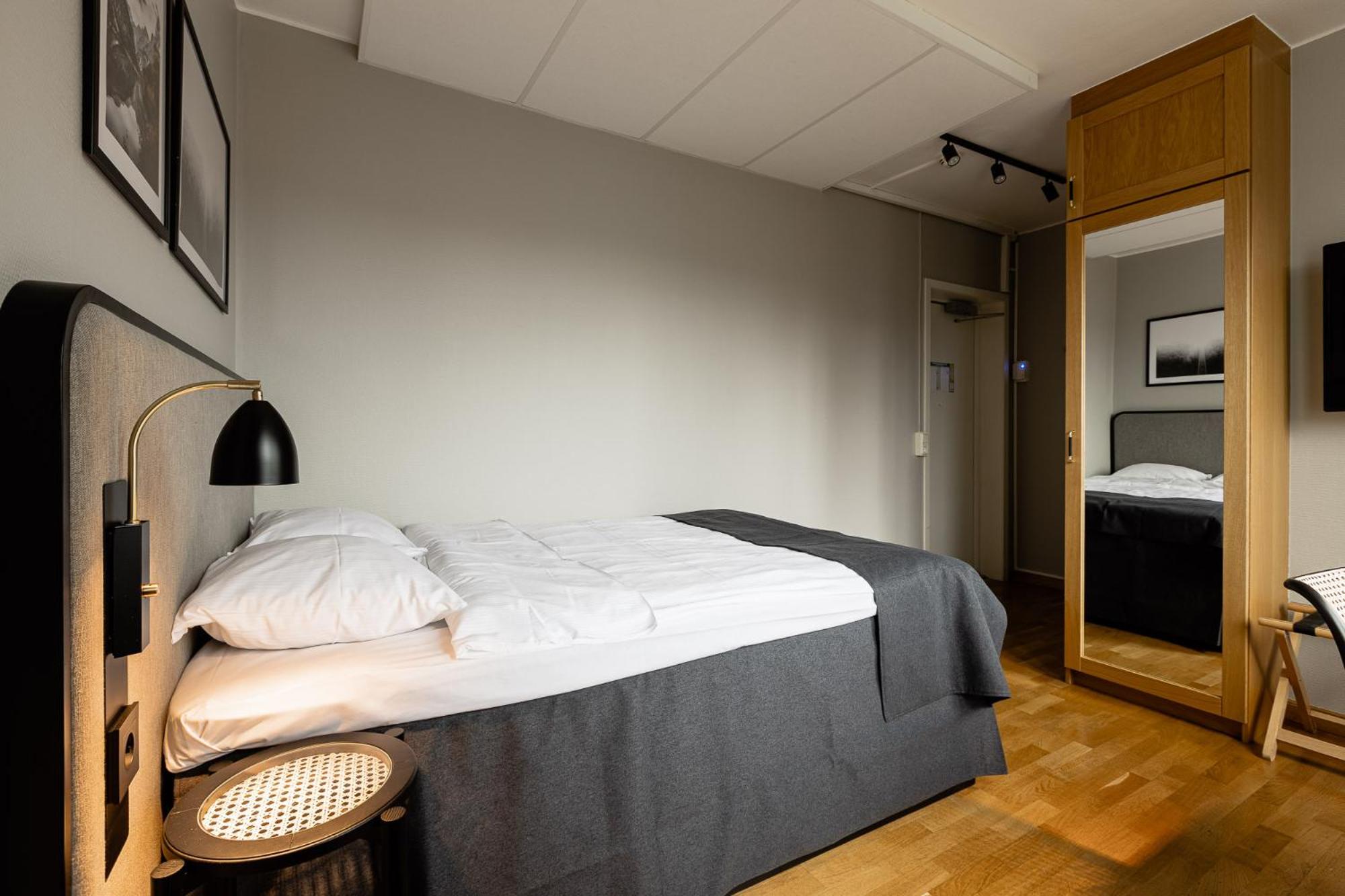 Compact Single Room photo 3