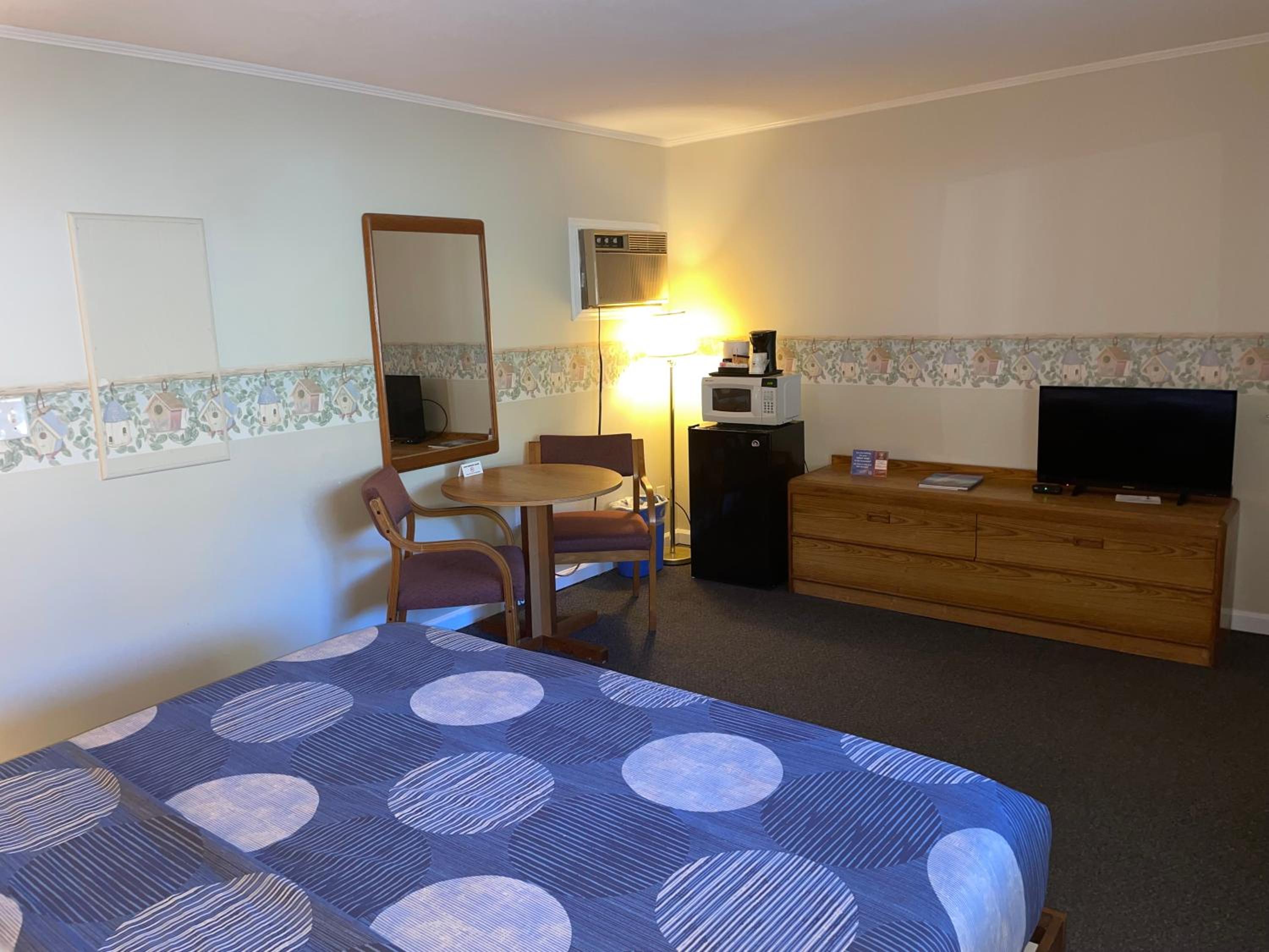King Room - Non-Smoking photo 3