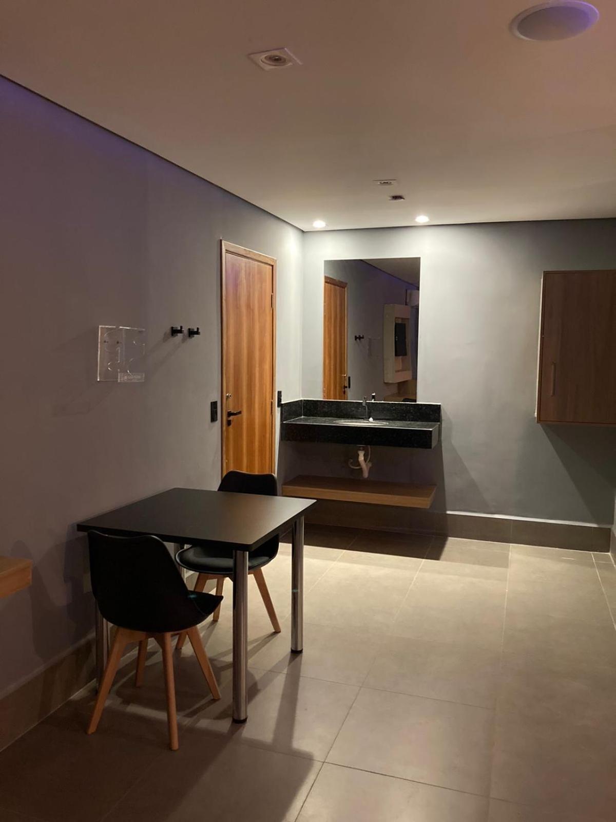 Suite - Photo 10