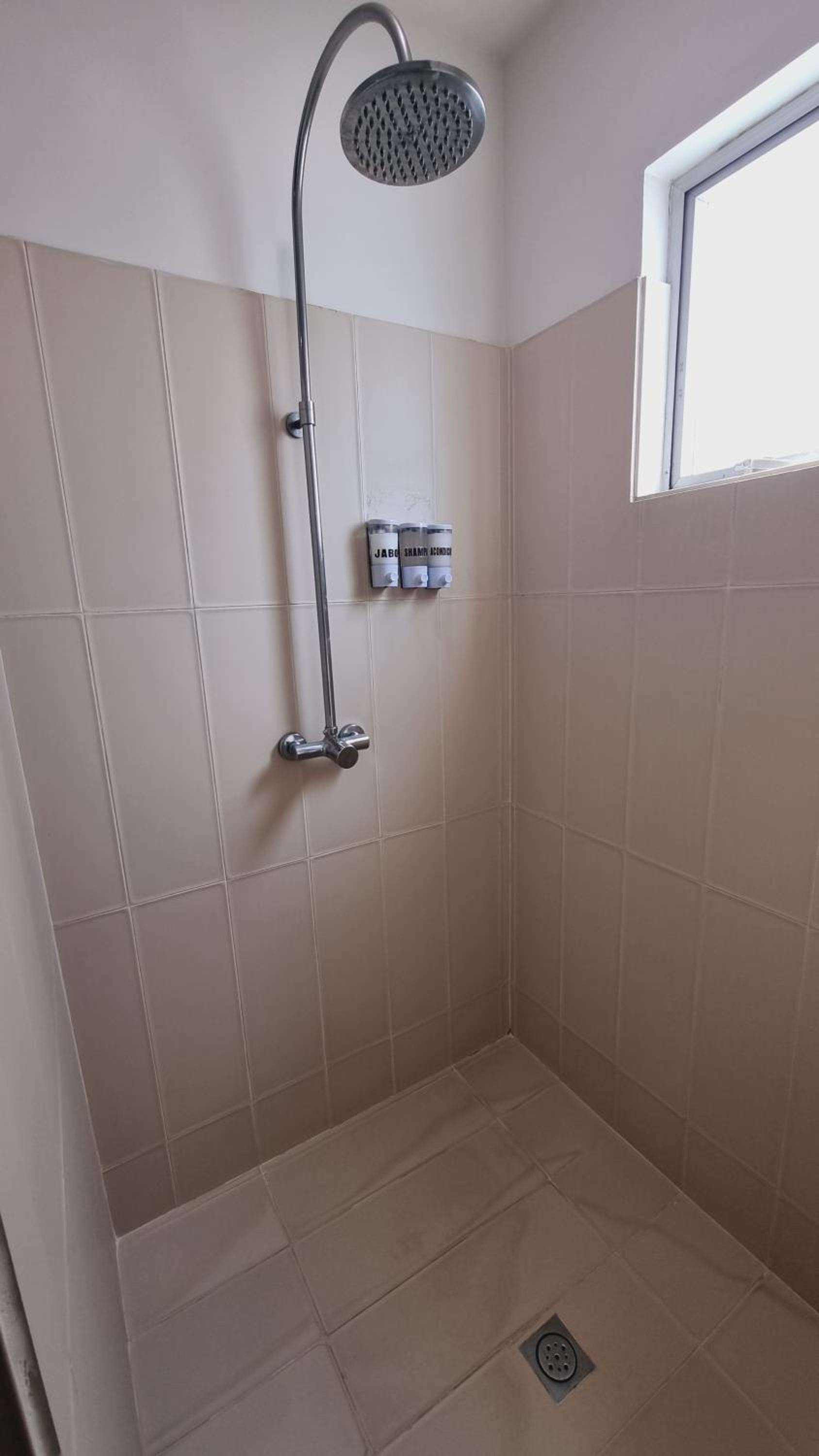 Suite - Photo 15