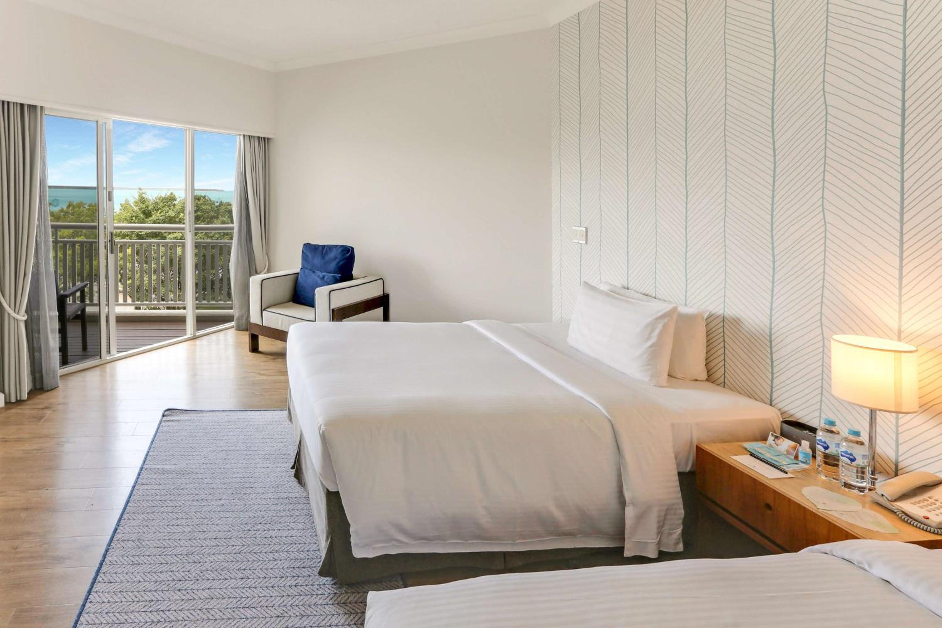 Executive Marina View Suite thumbnail 5