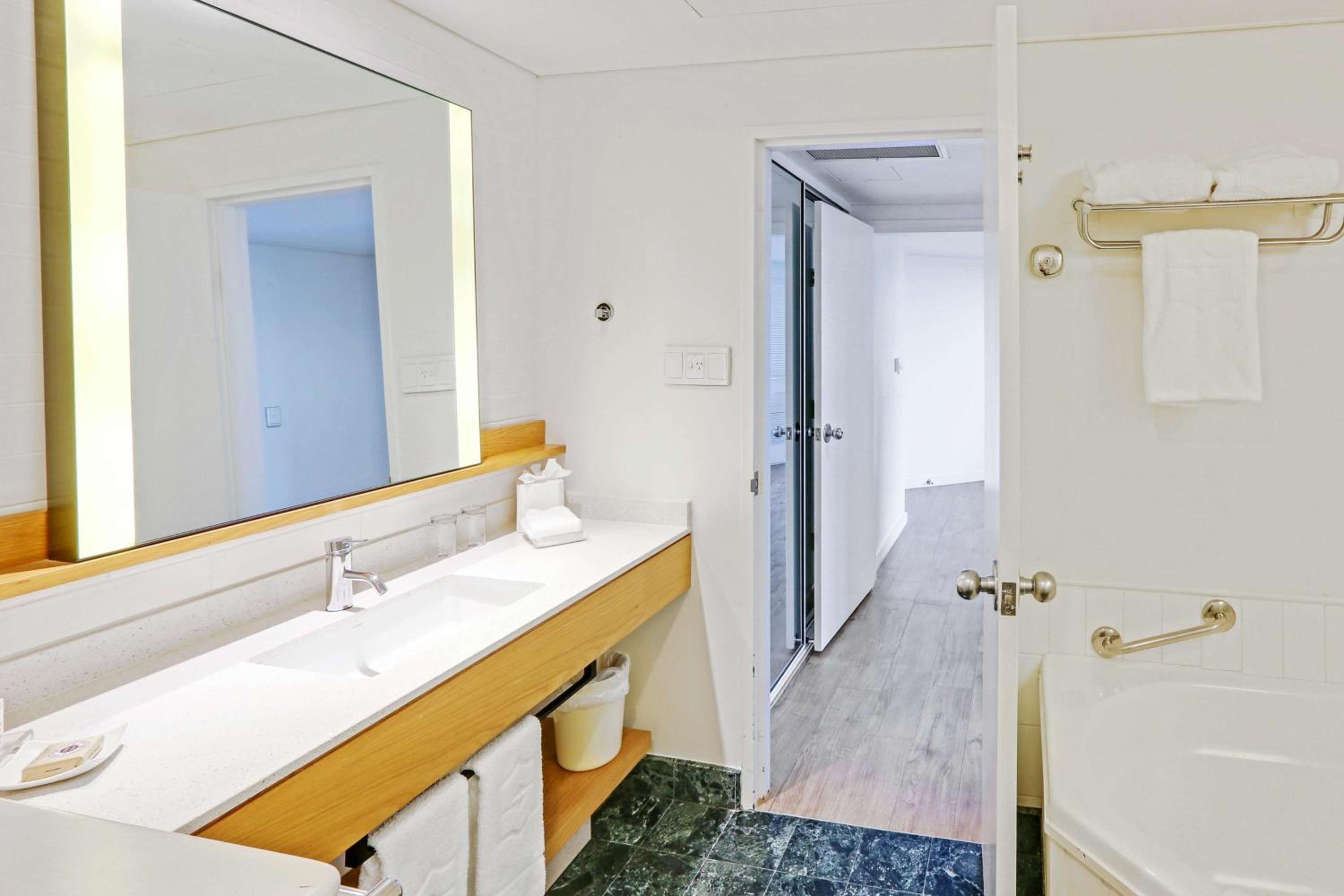 Executive Marina View Suite
