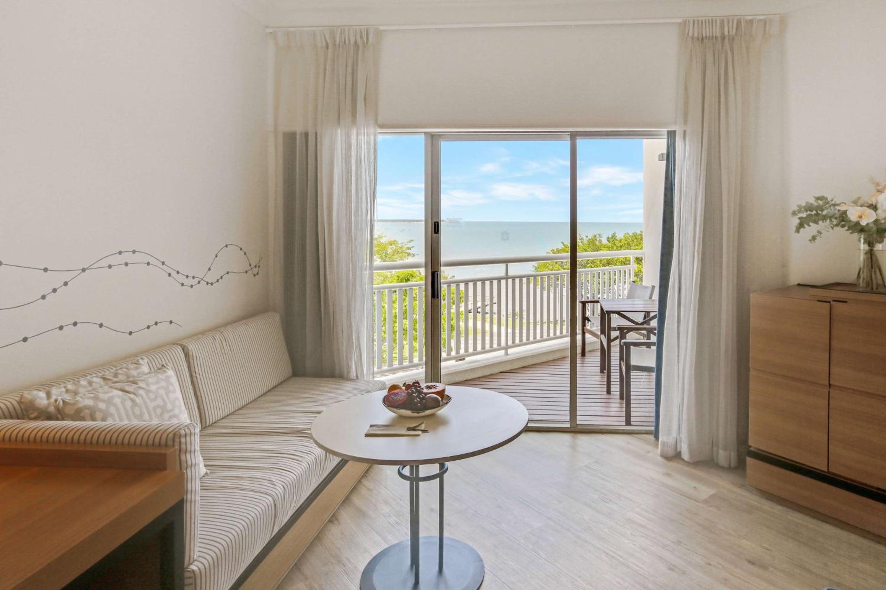 Deluxe Room with Sea View